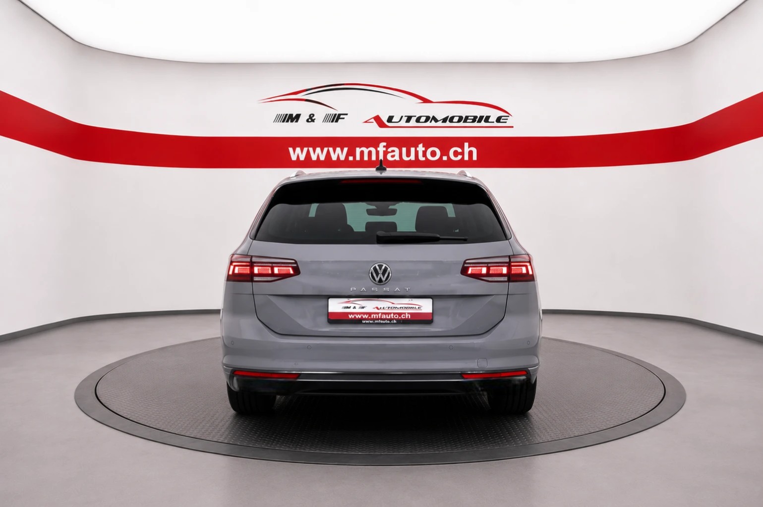 VW Passat Variant 2.0 TDI 150 Business CH FAHRZEUG-image-4