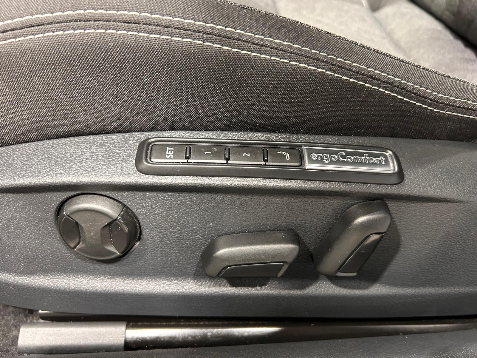 VW Passat Variant 2.0 TDI 150 Business CH FAHRZEUG-image-19