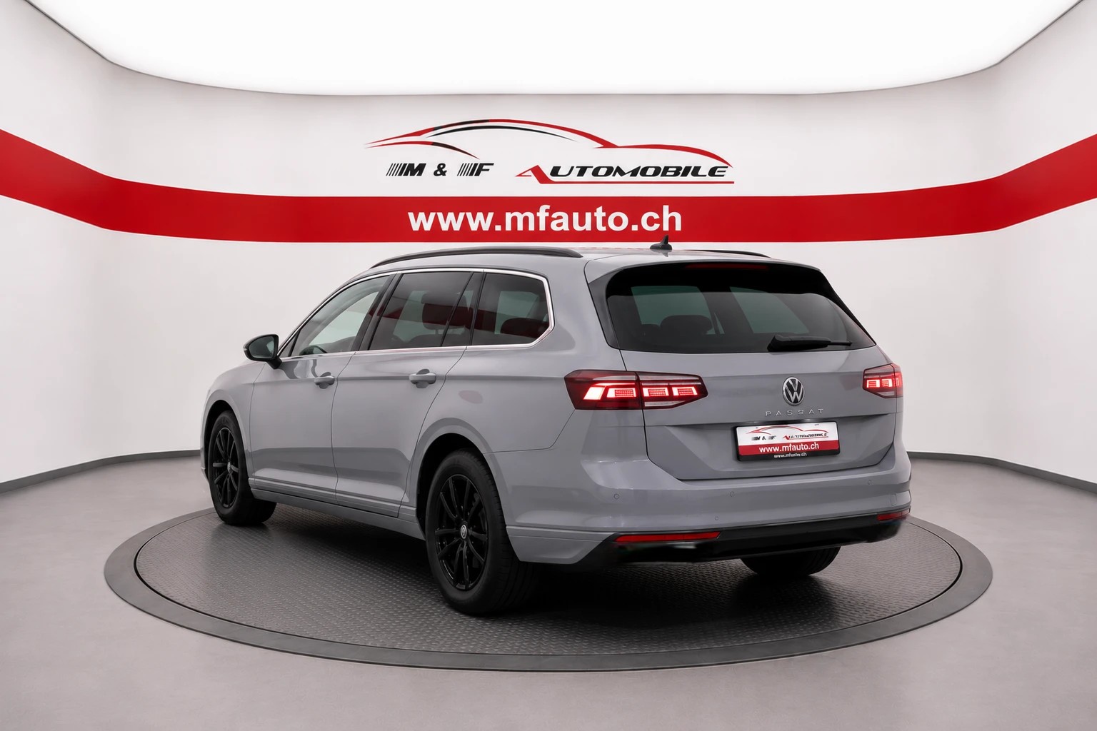 VW Passat Variant 2.0 TDI 150 Business CH FAHRZEUG-image-3