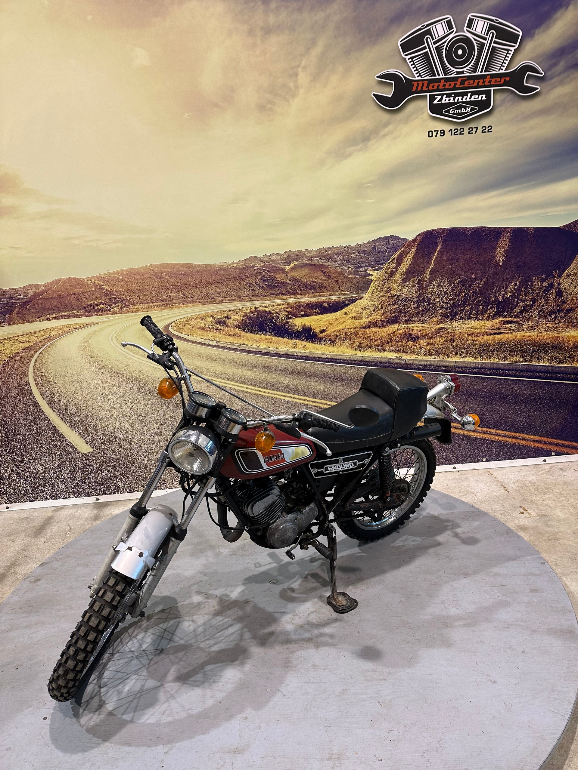 YAMAHA DT 125-showroom-element-3