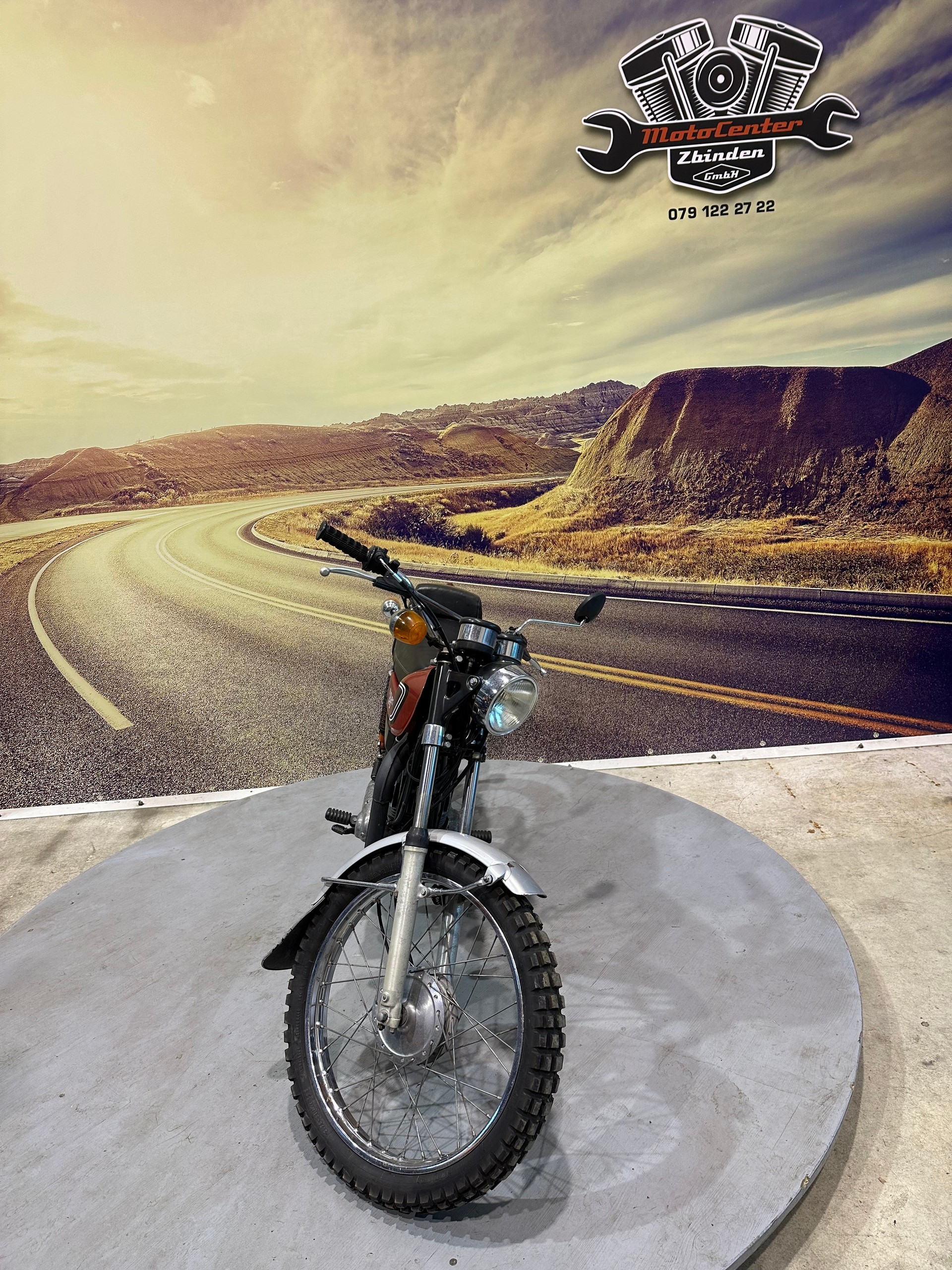 YAMAHA DT 125-showroom-element-2