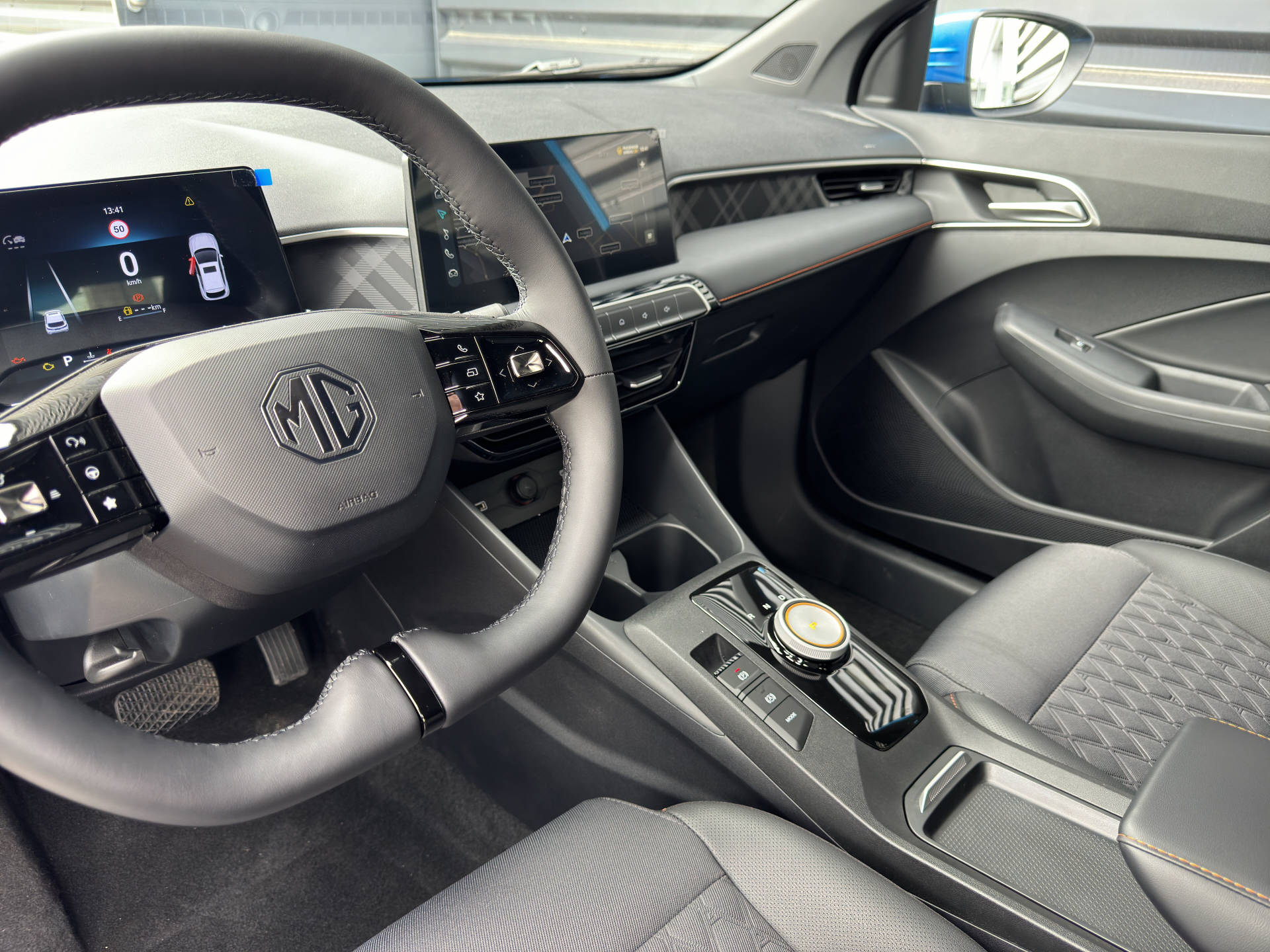 MG 3 1.5 Hybrid+ Luxury-image-9