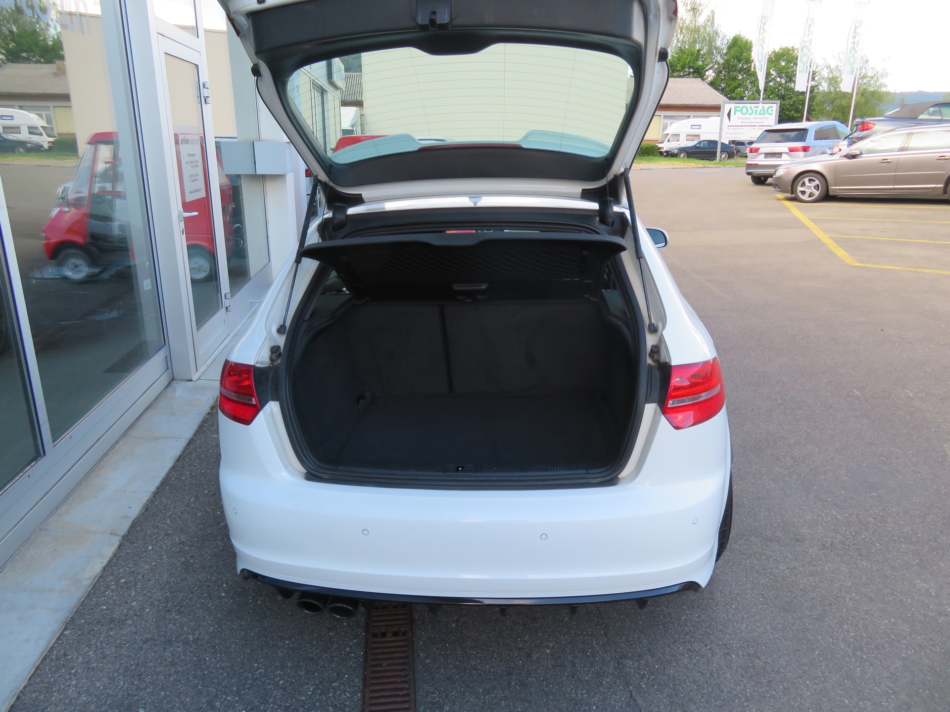 AUDI RS3 Sportback 2.5 TFSI quattro S-tronic-image-4