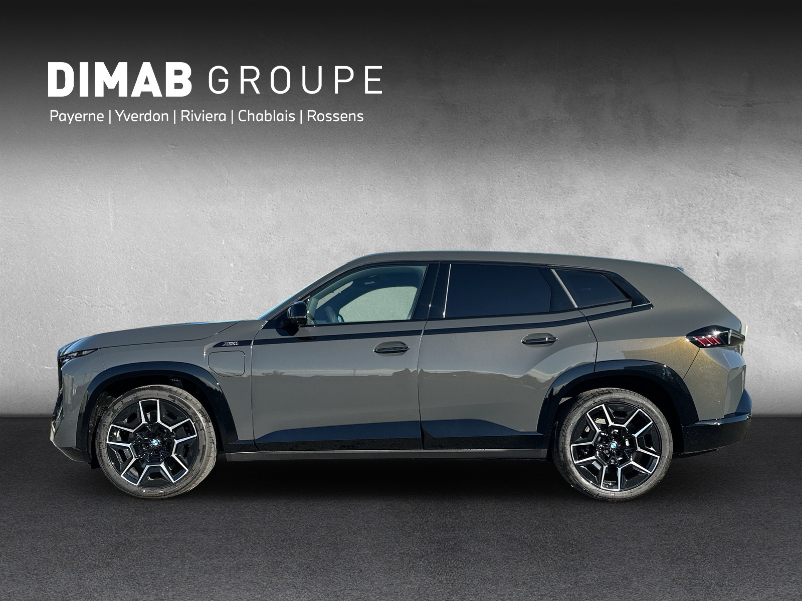 BMW XM xDrive 50e PHEV Steptronic-showroom-element-1