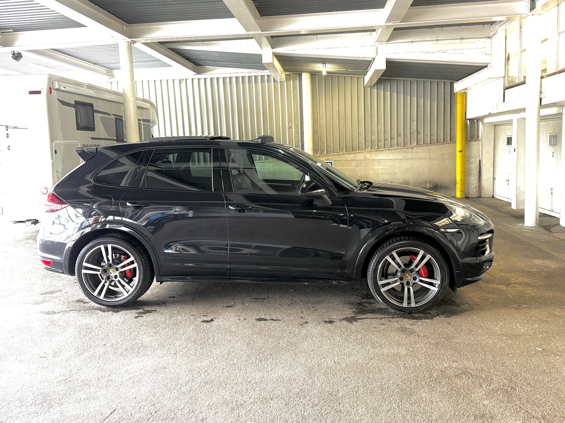 PORSCHE Cayenne GTS-image-1