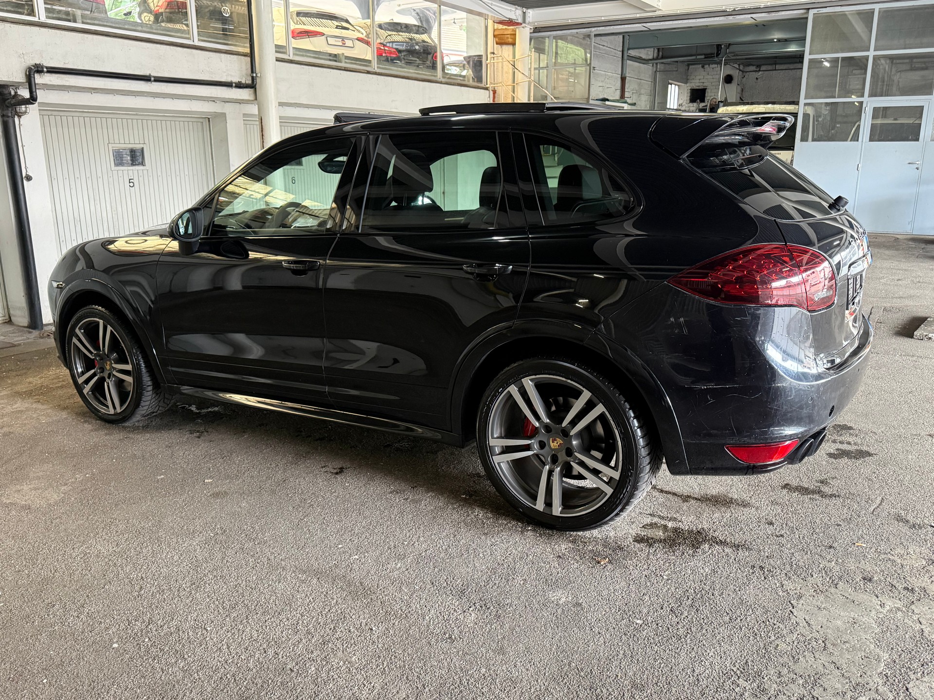PORSCHE Cayenne GTS-image-5