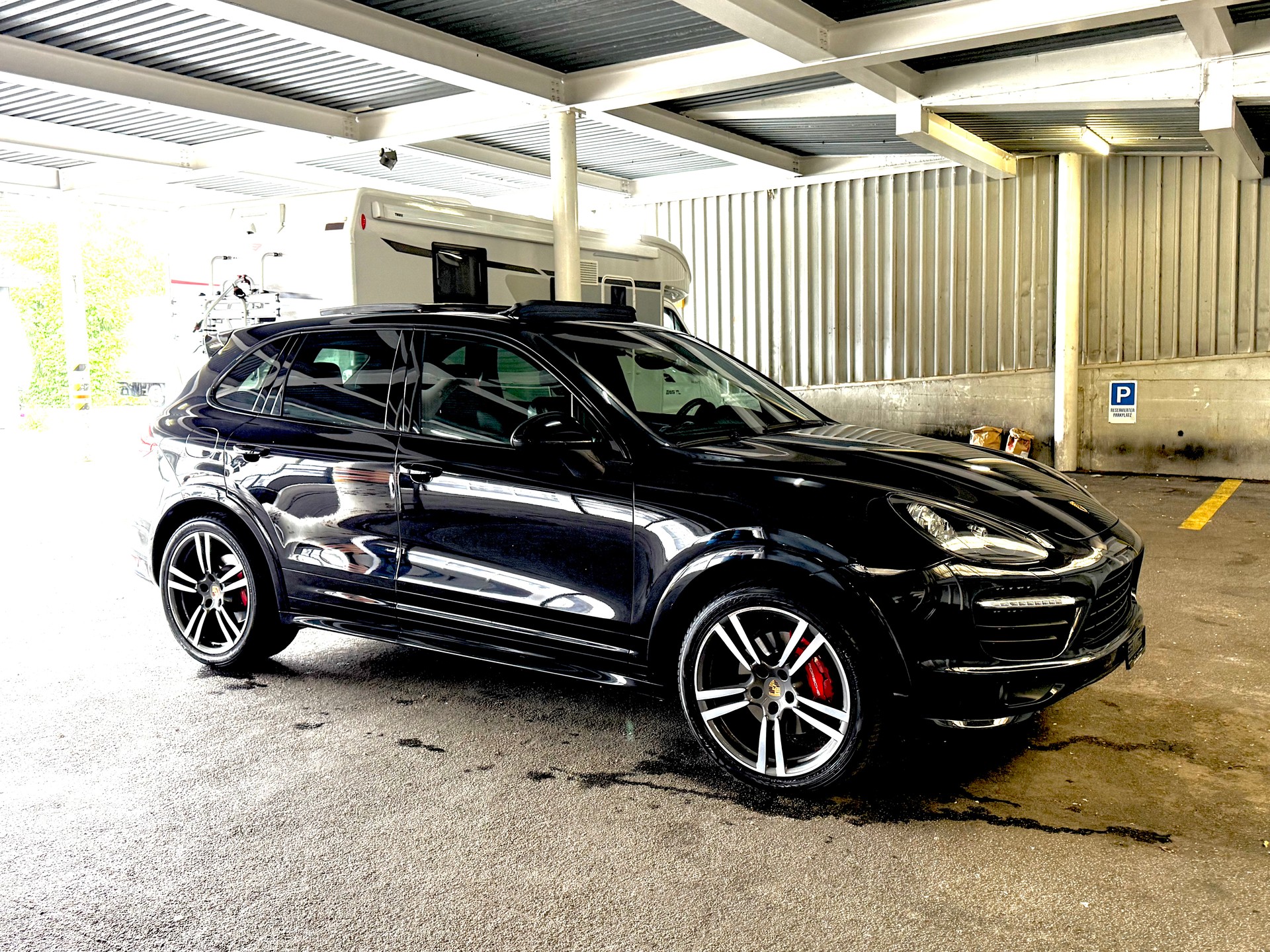 PORSCHE Cayenne GTS-image-3