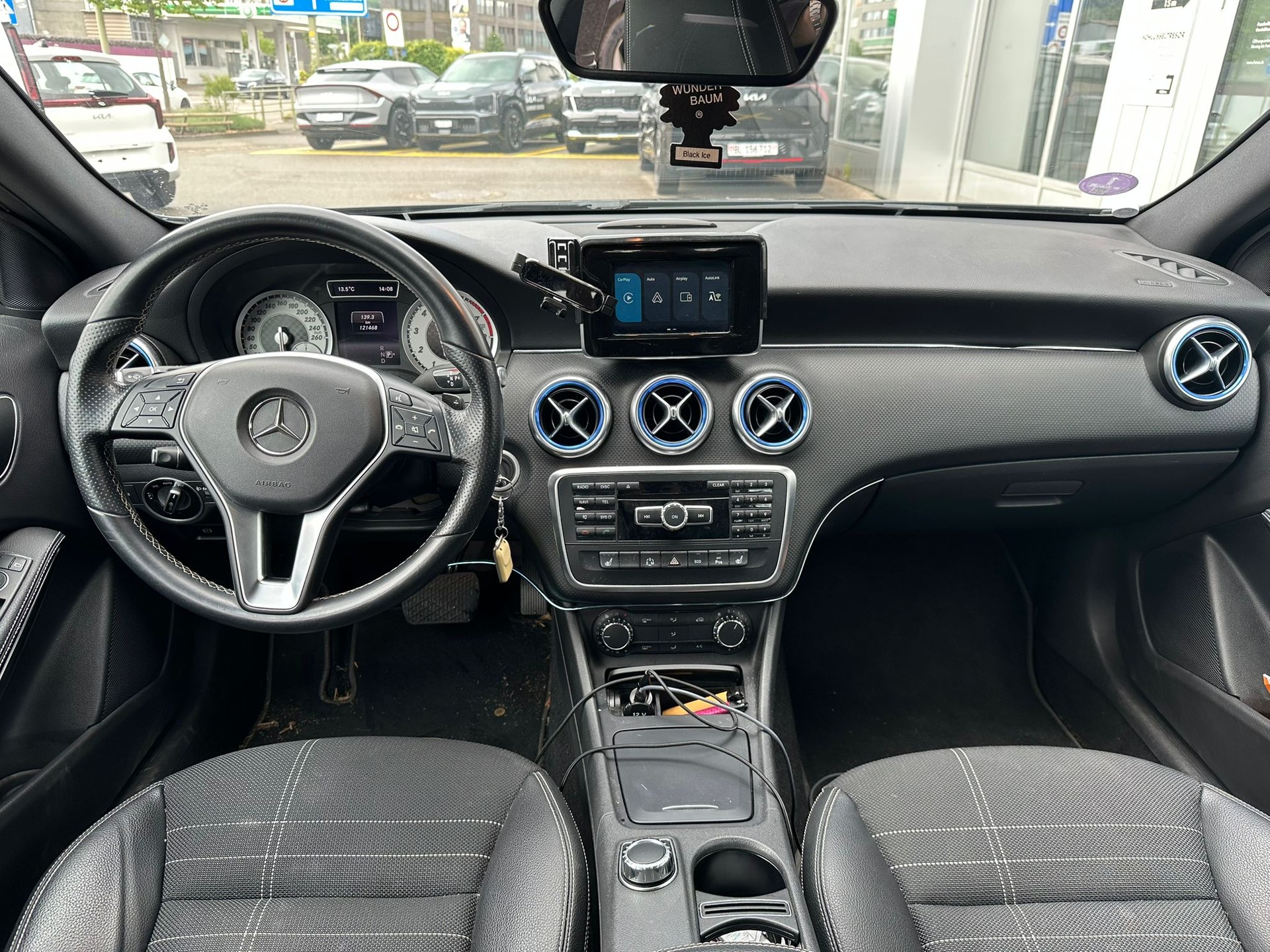 MERCEDES-BENZ A 180 Style-image-4