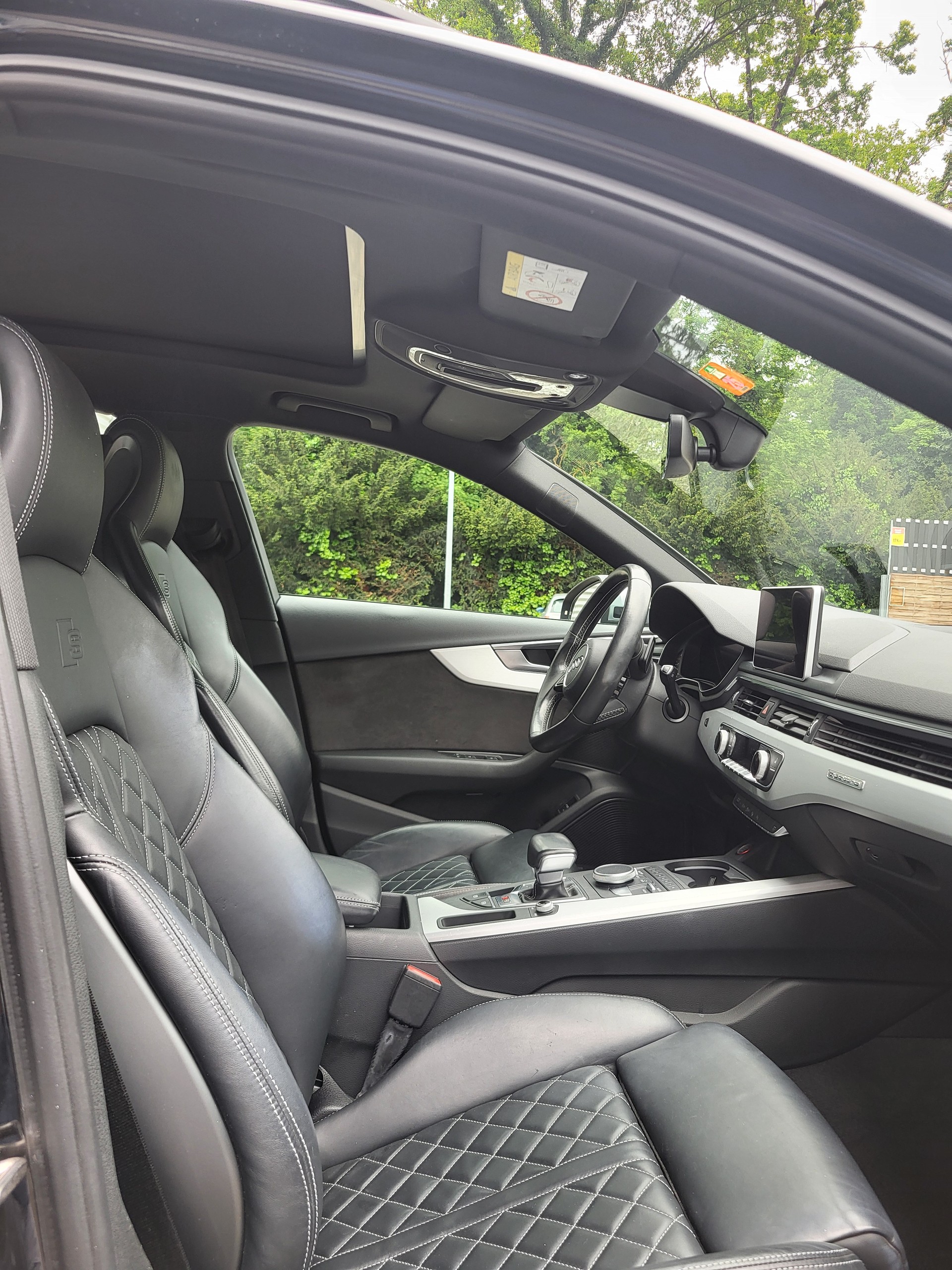 AUDI S4-image-3