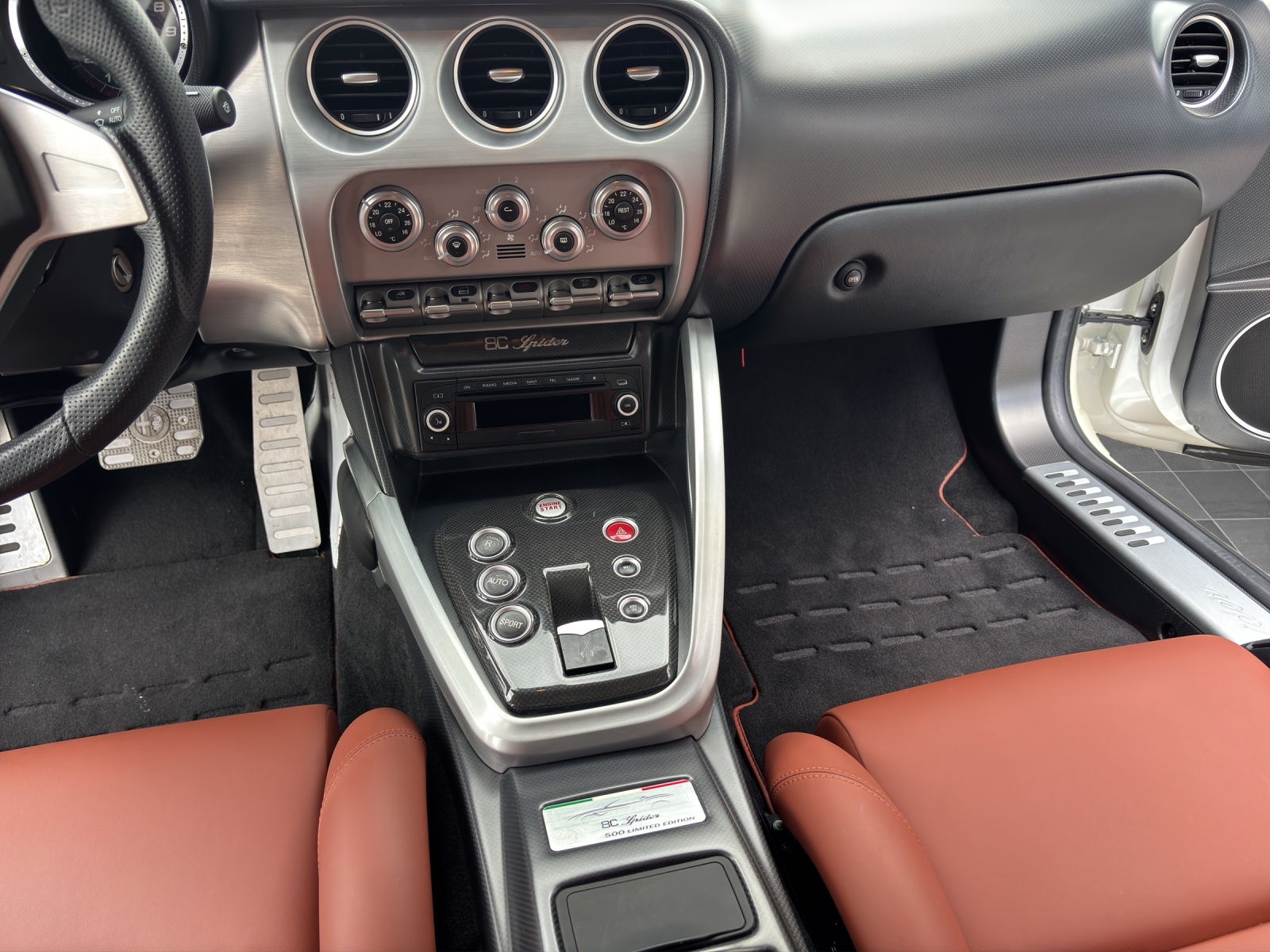 ALFA ROMEO 8C Spider-image-11