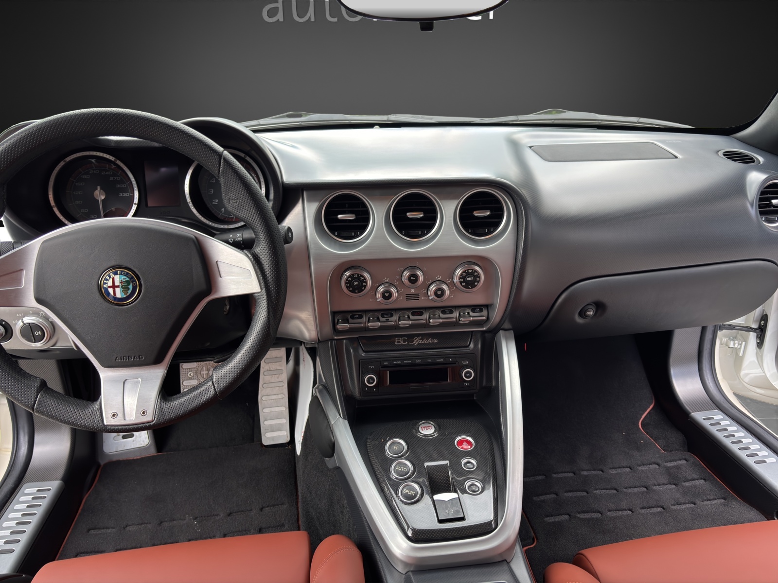 ALFA ROMEO 8C Spider-image-9