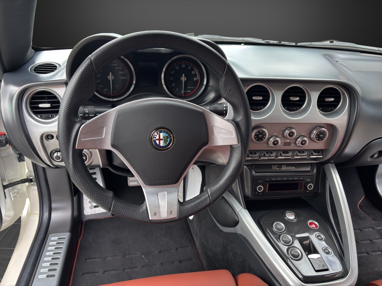 ALFA ROMEO 8C Spider-image-10