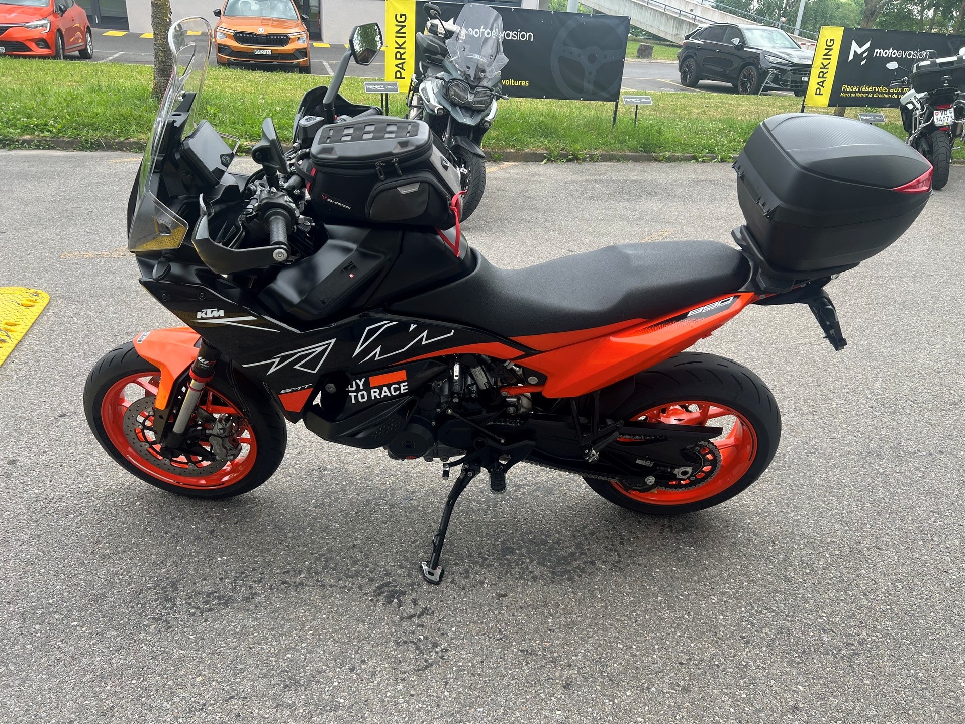 KTM 890 SMT-image-2