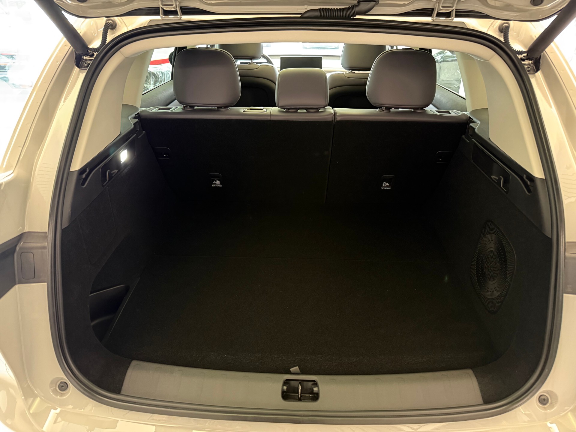 LEAPMOTOR C10 REEV 28kWh Design-image-10