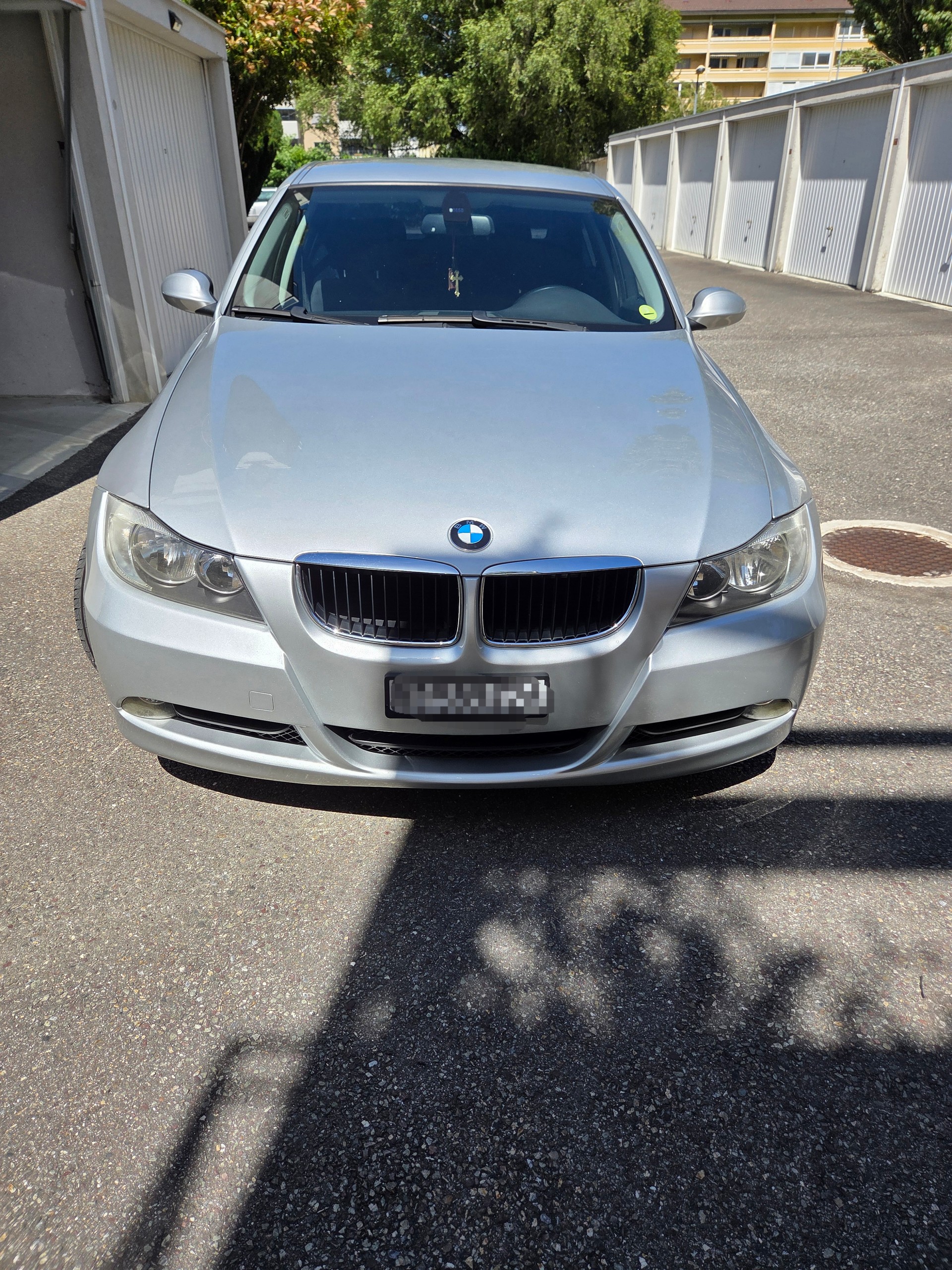BMW 318d-image-0