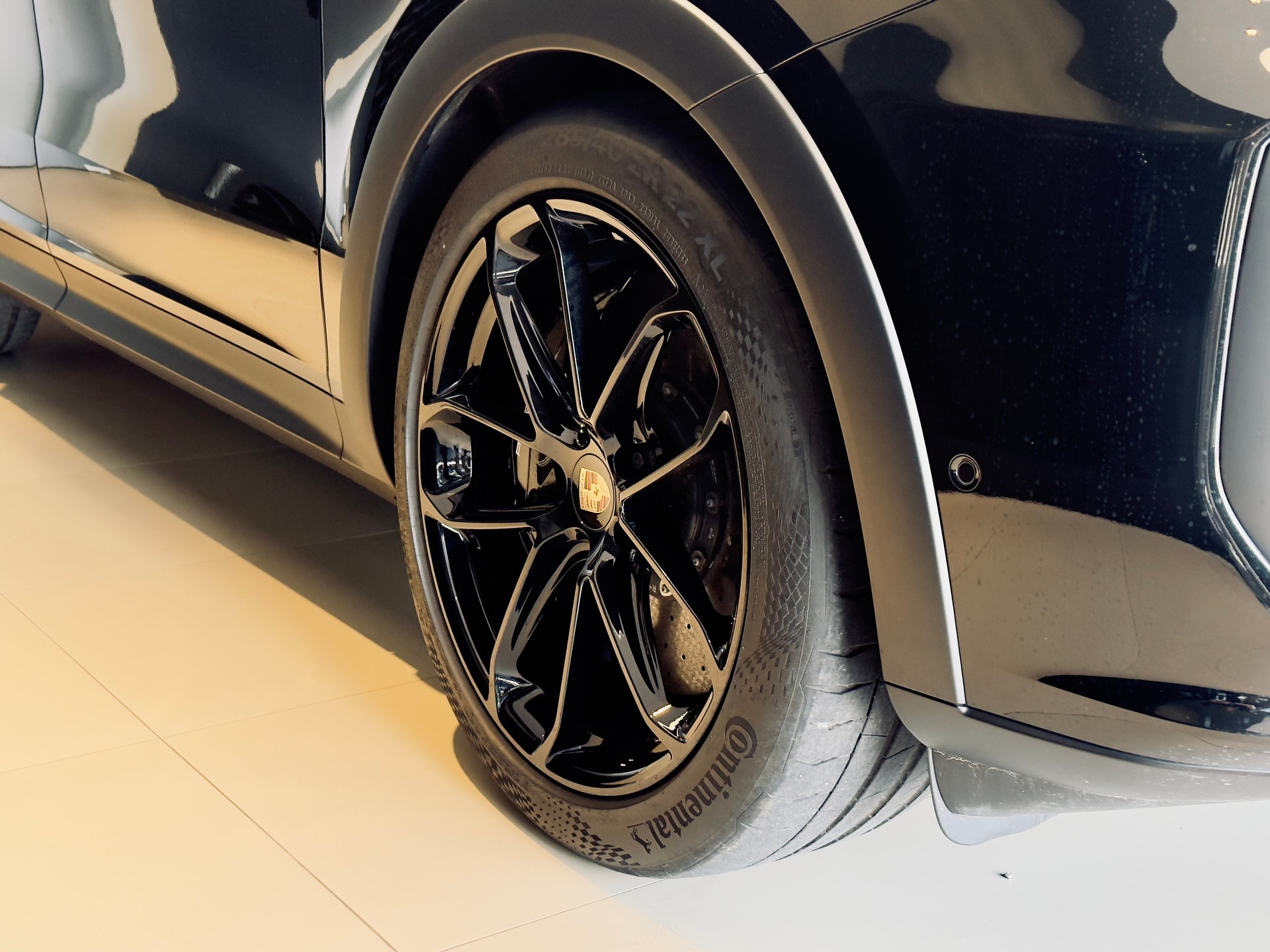 PORSCHE Cayenne Coupé Turbo E-Hybrid GT Tiptronic-image-16