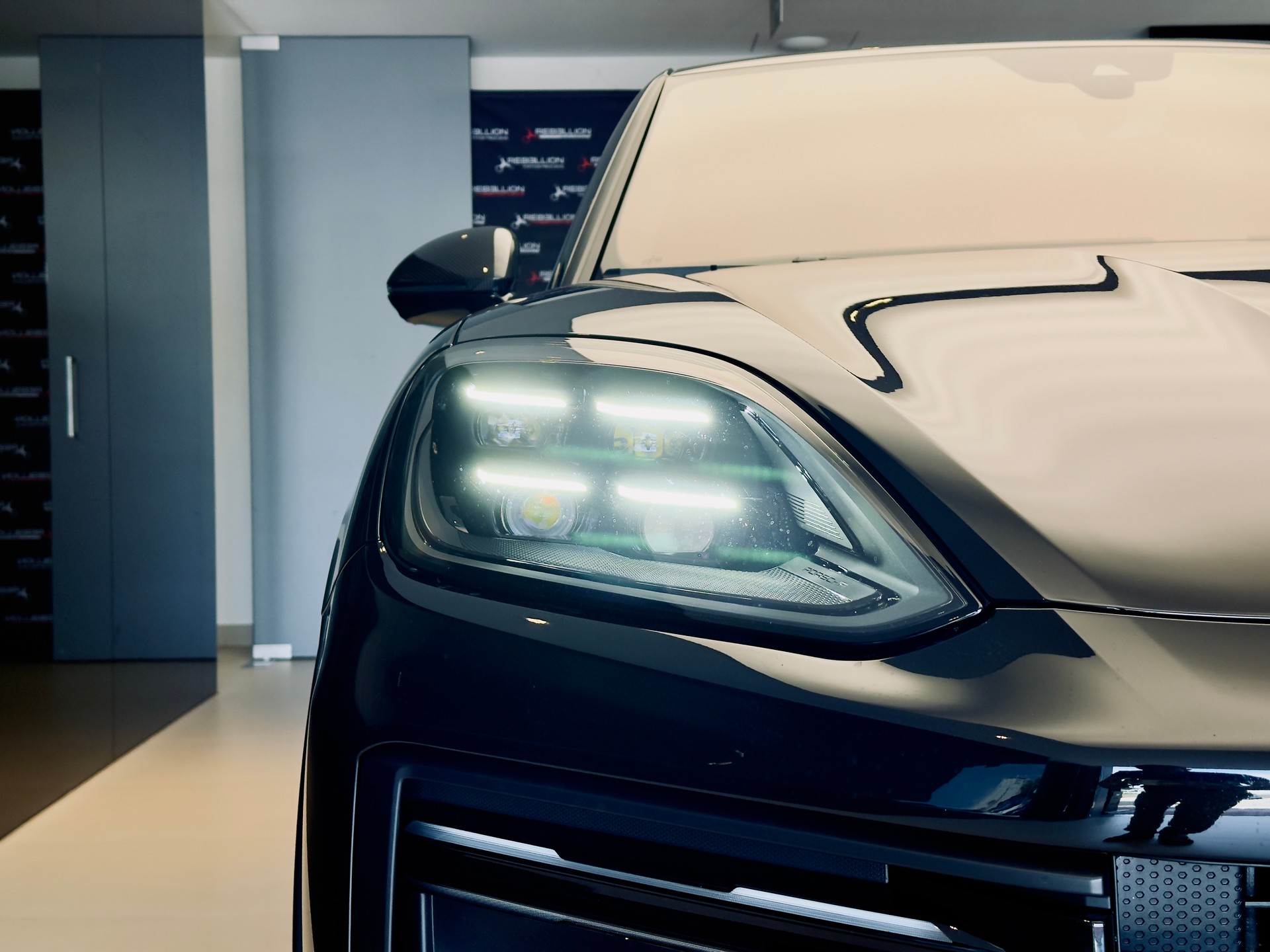 PORSCHE Cayenne Coupé Turbo E-Hybrid GT Tiptronic-image-3
