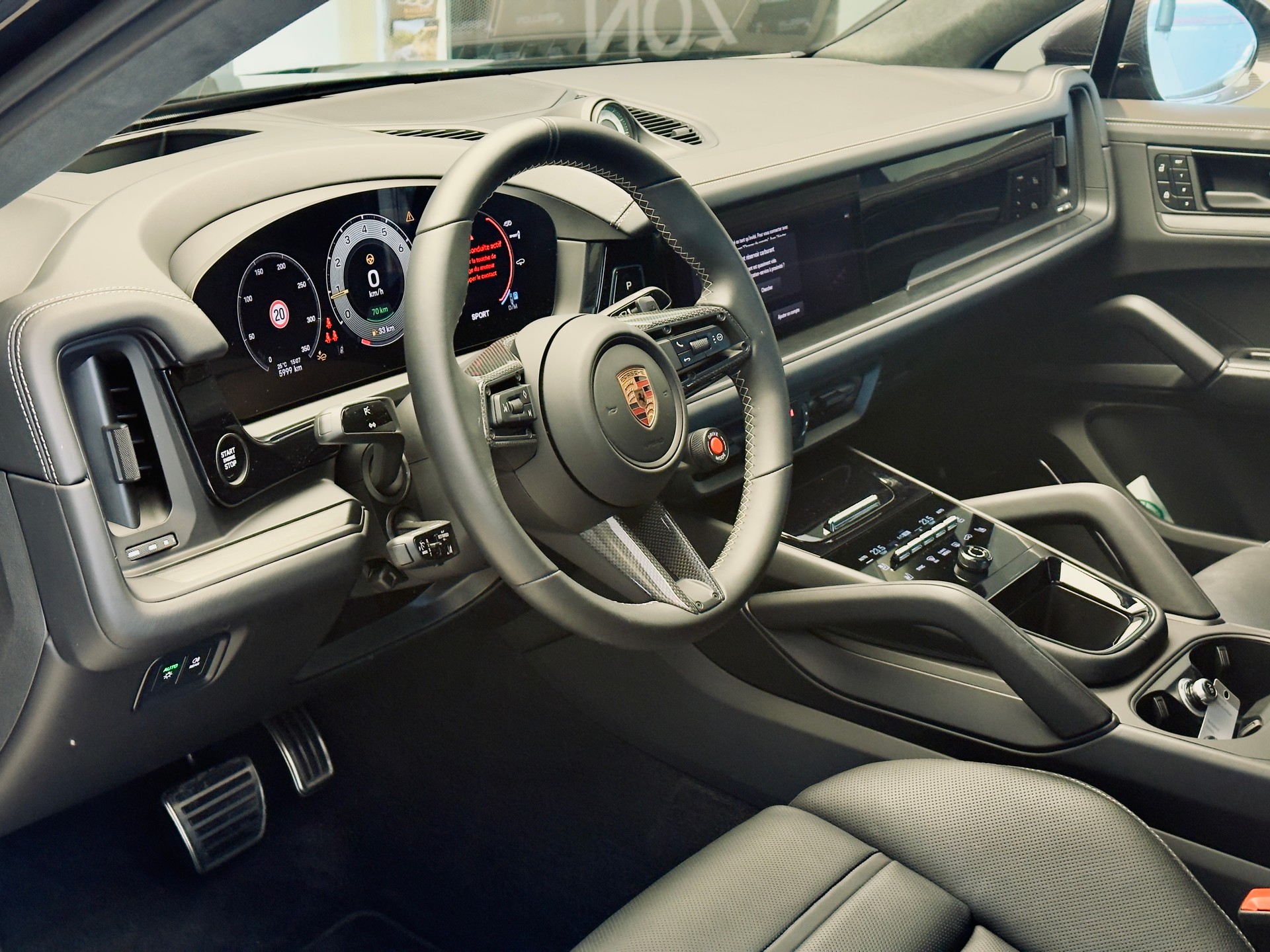 PORSCHE Cayenne Coupé Turbo E-Hybrid GT Tiptronic-image-12