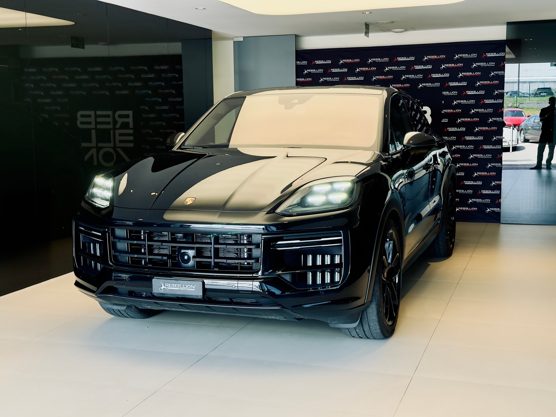 PORSCHE Cayenne Coupé Turbo E-Hybrid GT Tiptronic-image-0