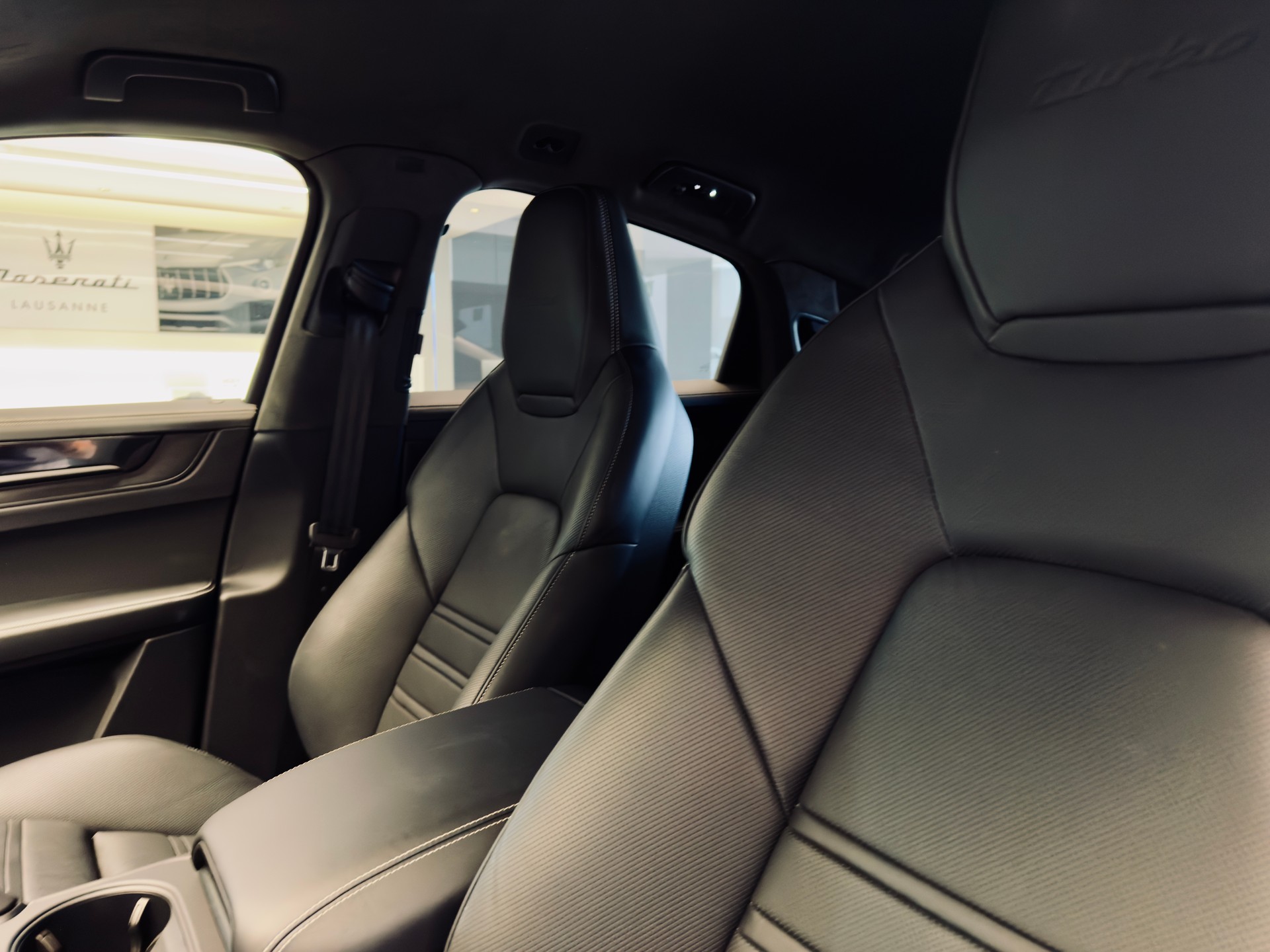 PORSCHE Cayenne Coupé Turbo E-Hybrid GT Tiptronic-image-14