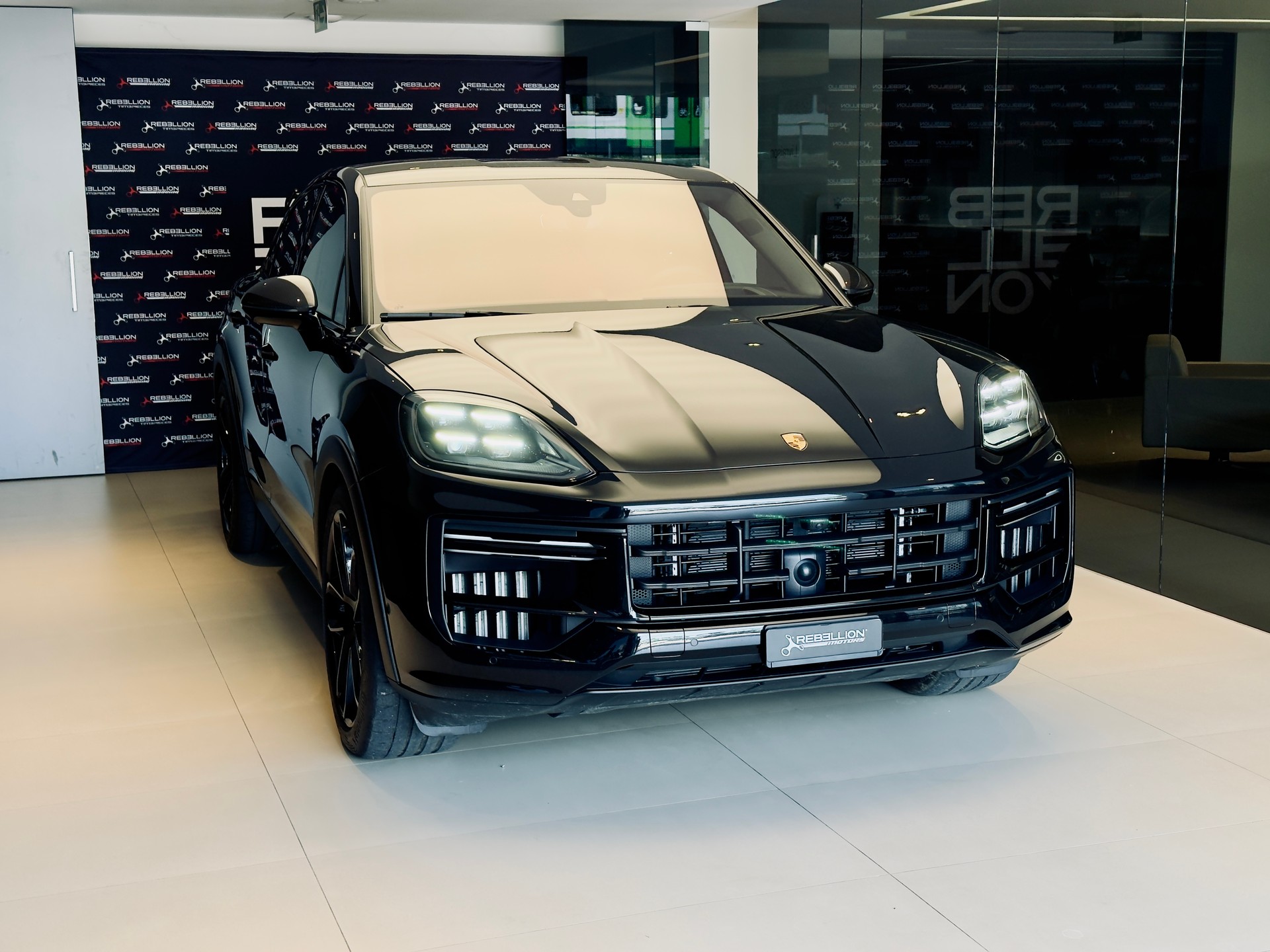 PORSCHE Cayenne Coupé Turbo E-Hybrid GT Tiptronic-image-2