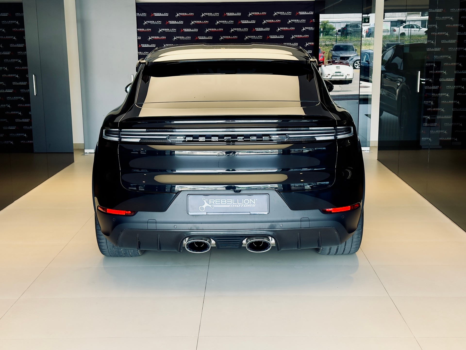 PORSCHE Cayenne Coupé Turbo E-Hybrid GT Tiptronic-image-8