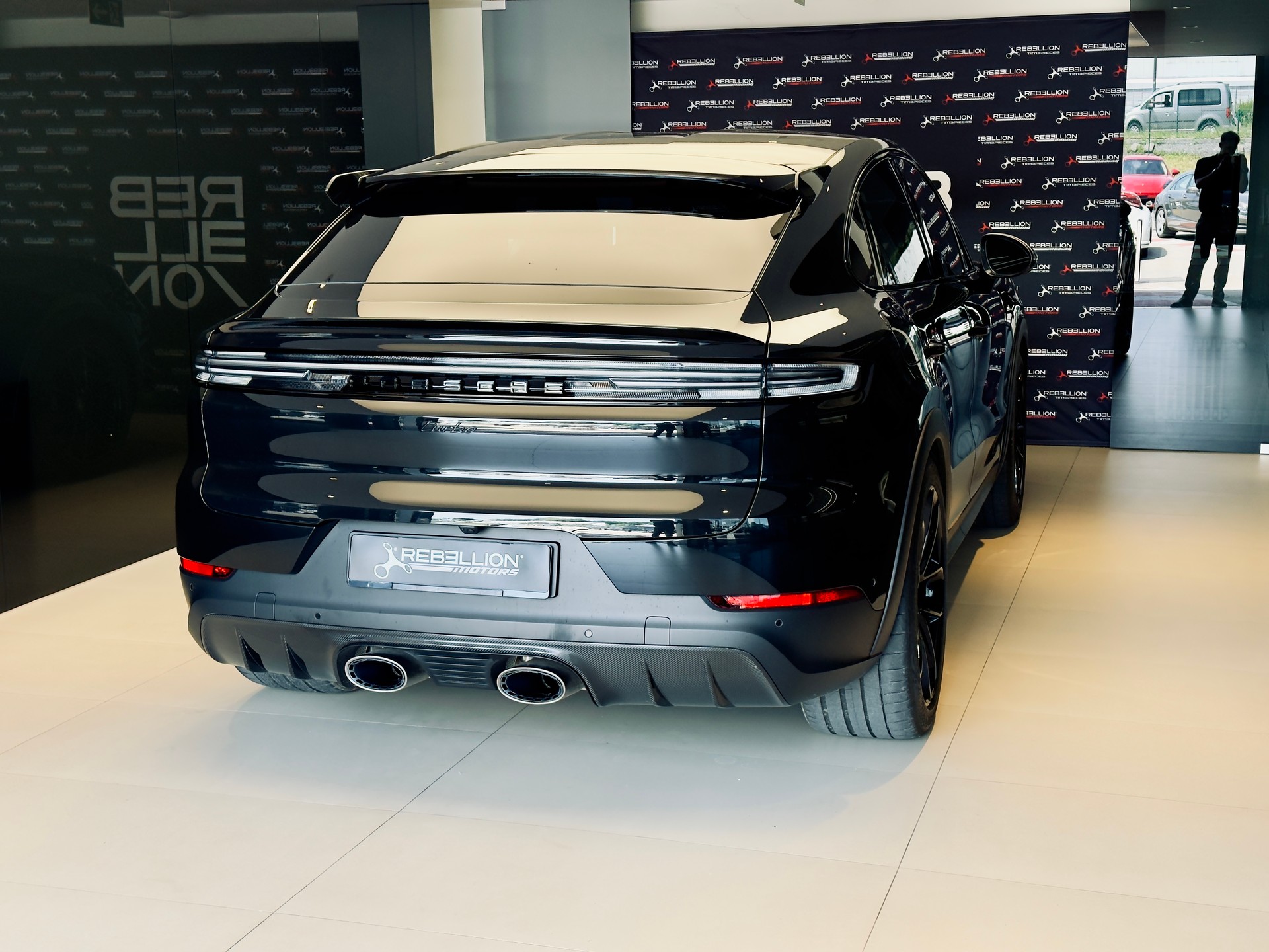 PORSCHE Cayenne Coupé Turbo E-Hybrid GT Tiptronic-image-7