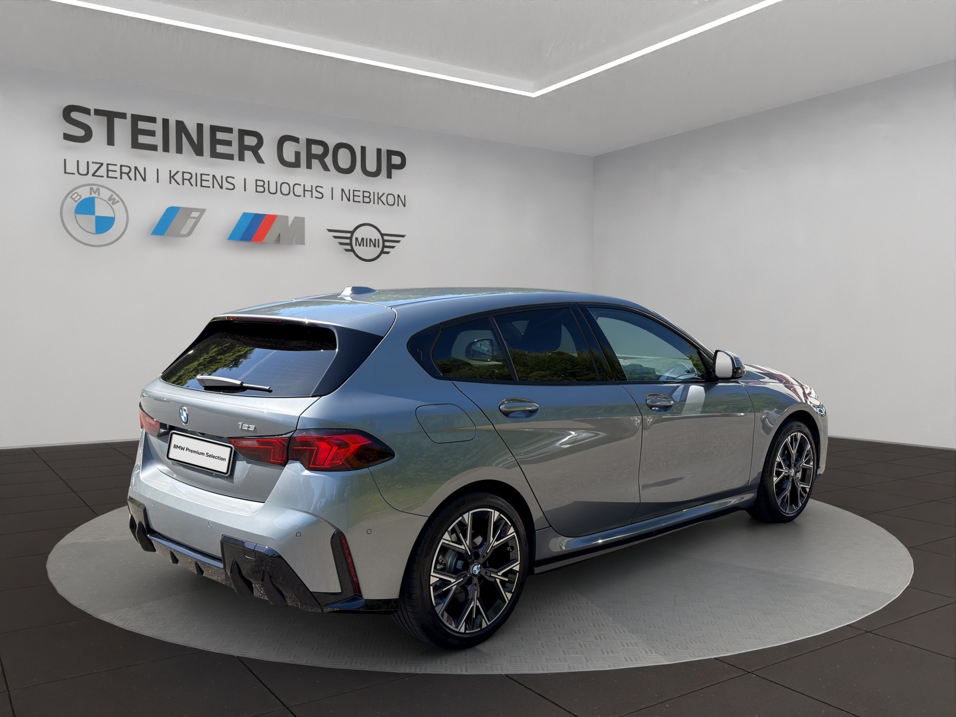 BMW 123 xDrive M Sport Steptronic-image-4