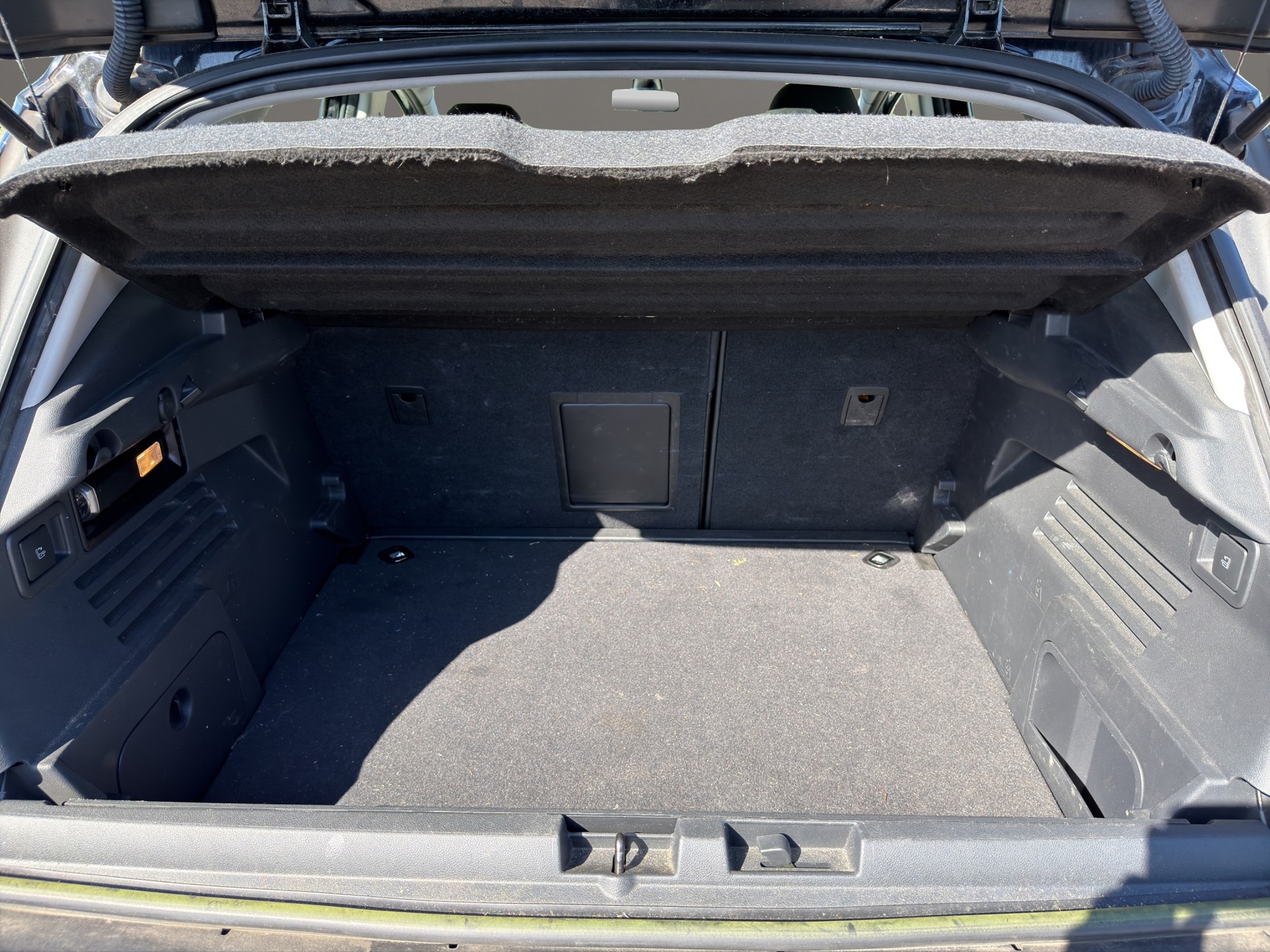 PEUGEOT 3008 1.6 16V T Platinum-image-14