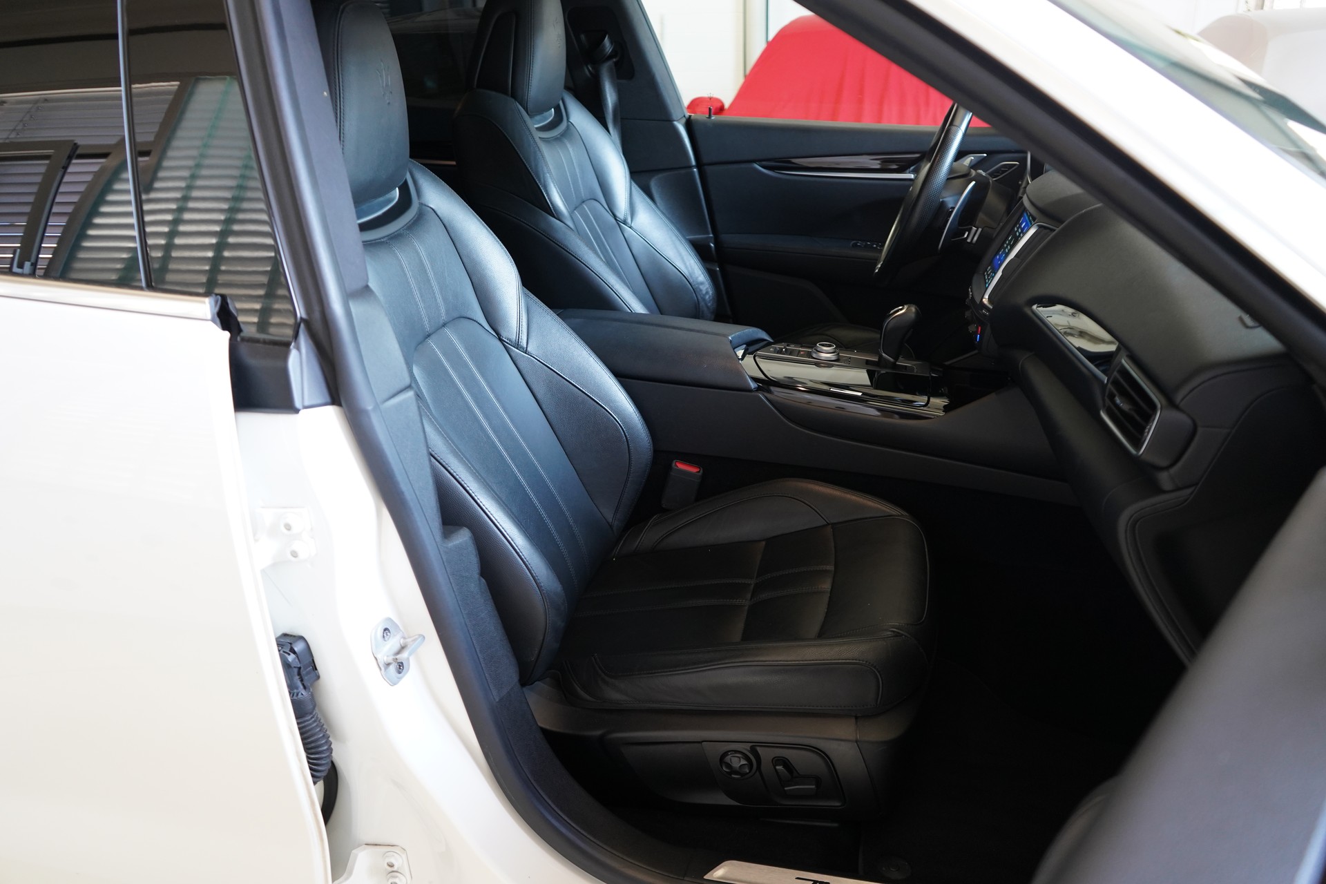 MASERATI Levante D 3.0 V6 GranSport Automatica-image-25