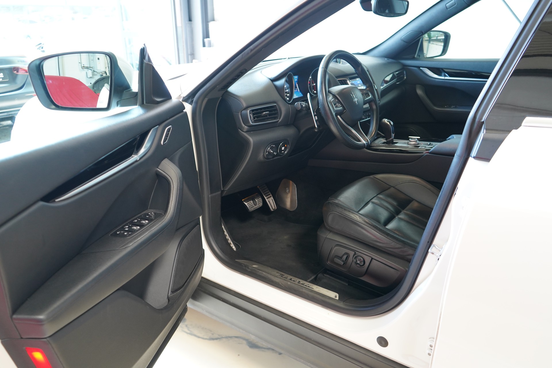 MASERATI Levante D 3.0 V6 GranSport Automatica-image-13
