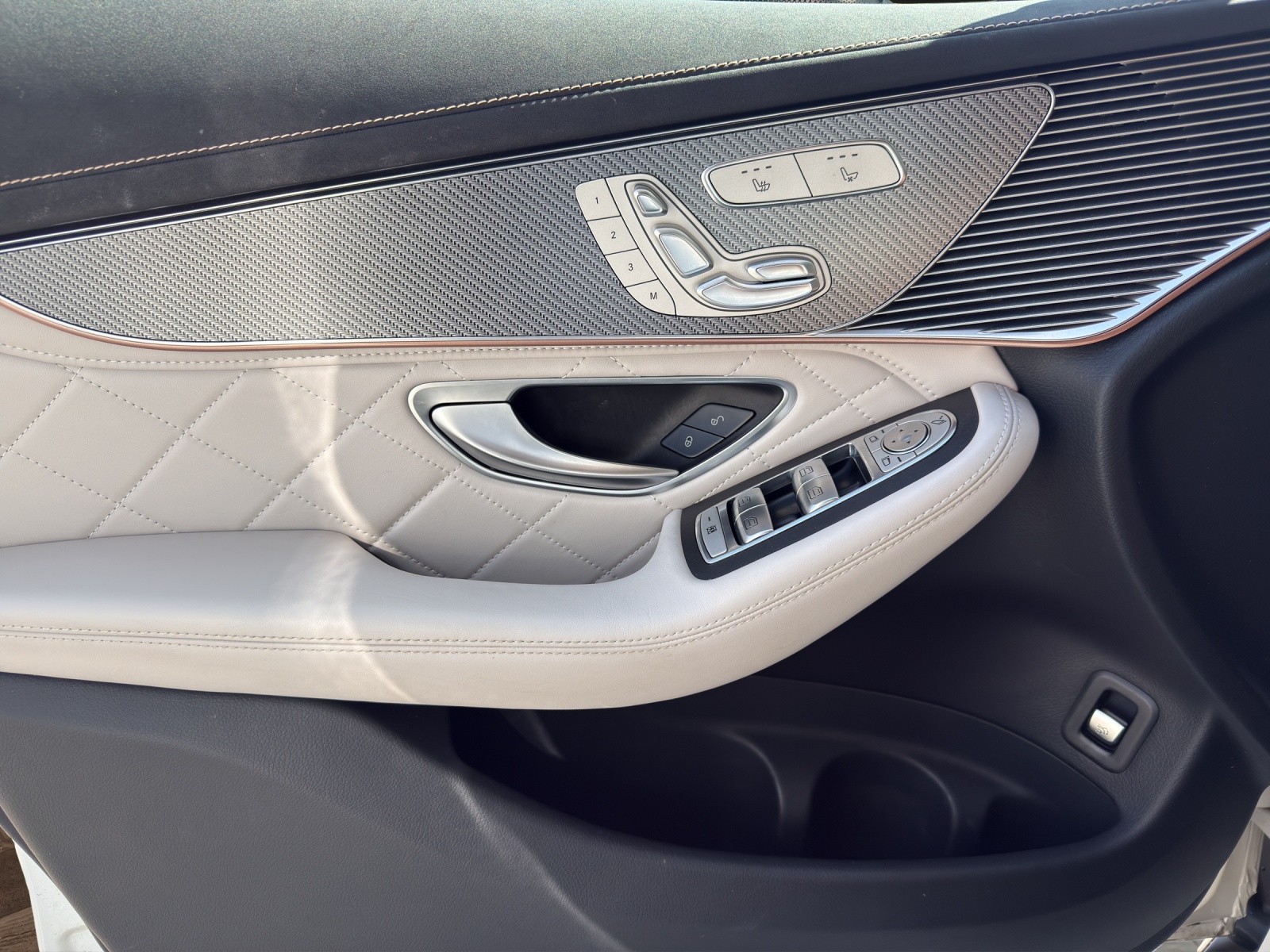 MERCEDES-BENZ EQC 400 4Matic AMG Line EQ Star-image-10