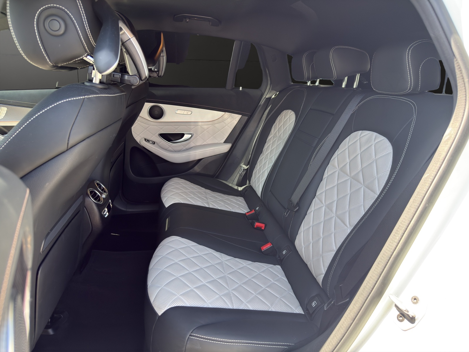 MERCEDES-BENZ EQC 400 4Matic AMG Line EQ Star-image-11