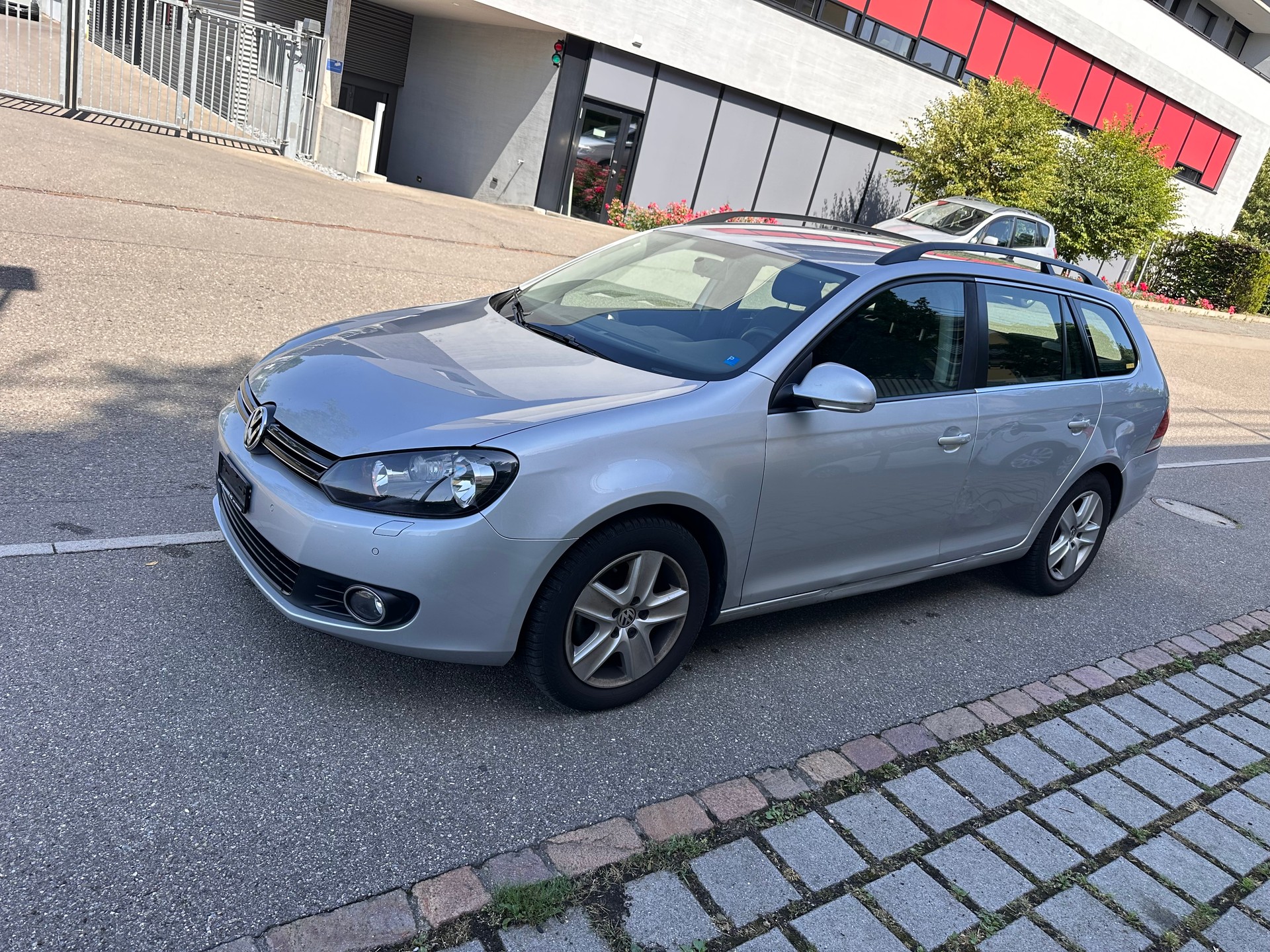 VW Golf Variant 1.4 TSI Comfortline DSG-image-11
