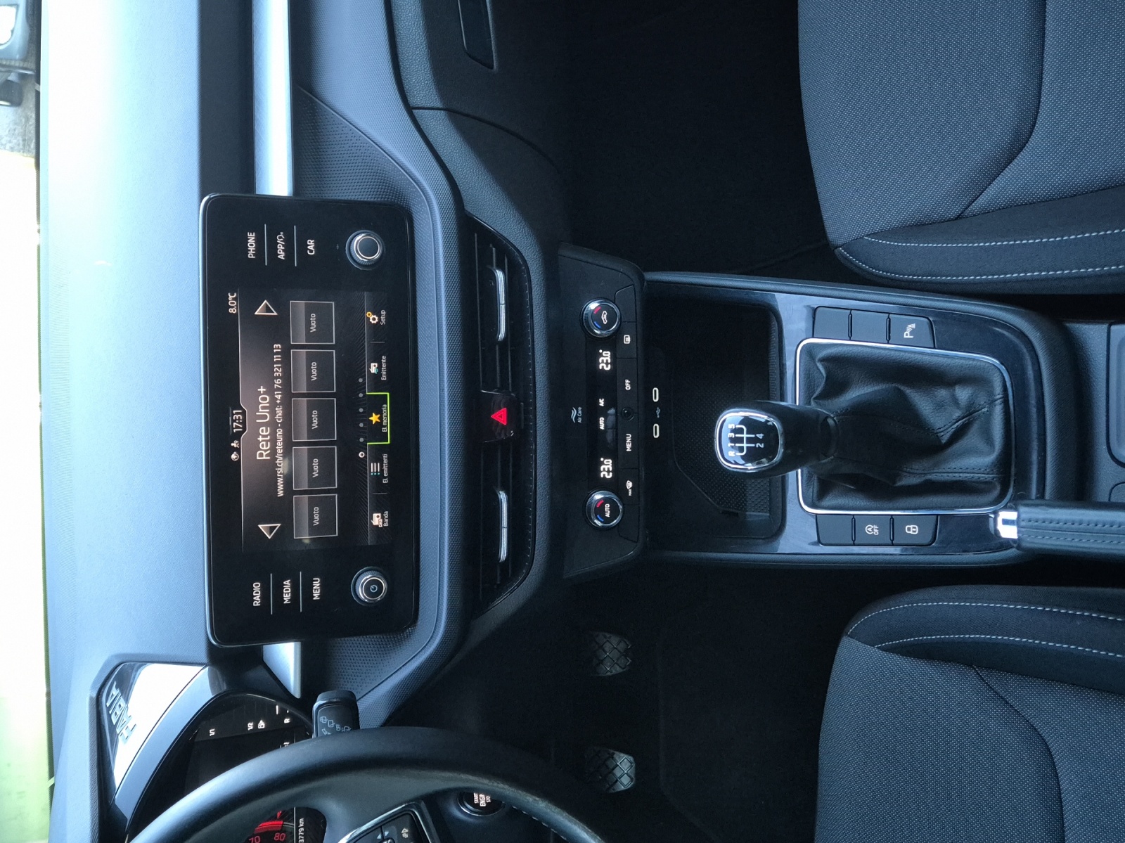 SKODA Fabia 1.0 TSI Ambition-image-13