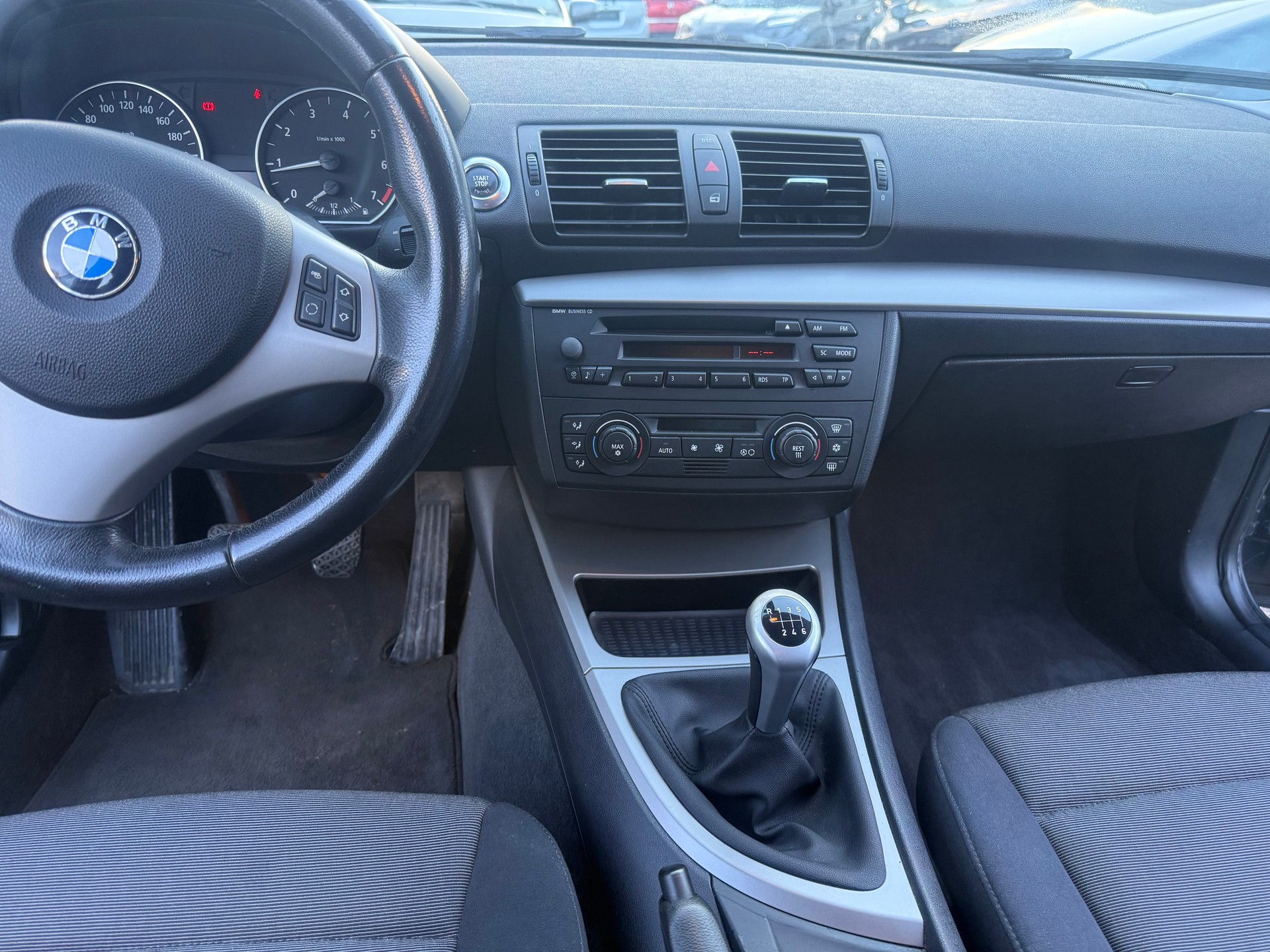BMW 116i Access-image-8
