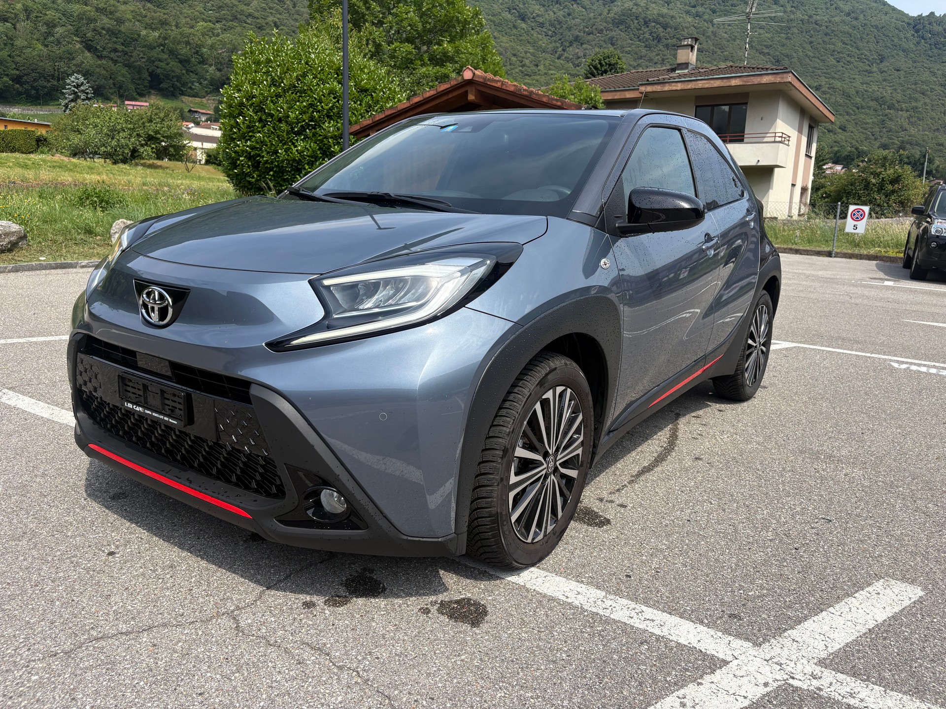 TOYOTA Aygo X 1.0 VVT-i Undercover CVT-image-0
