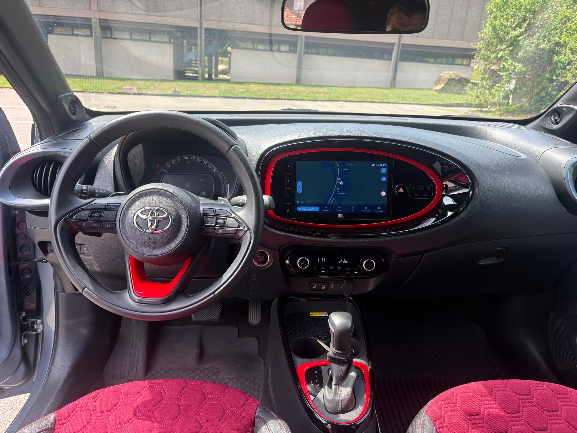 TOYOTA Aygo X 1.0 VVT-i Undercover CVT-image-8