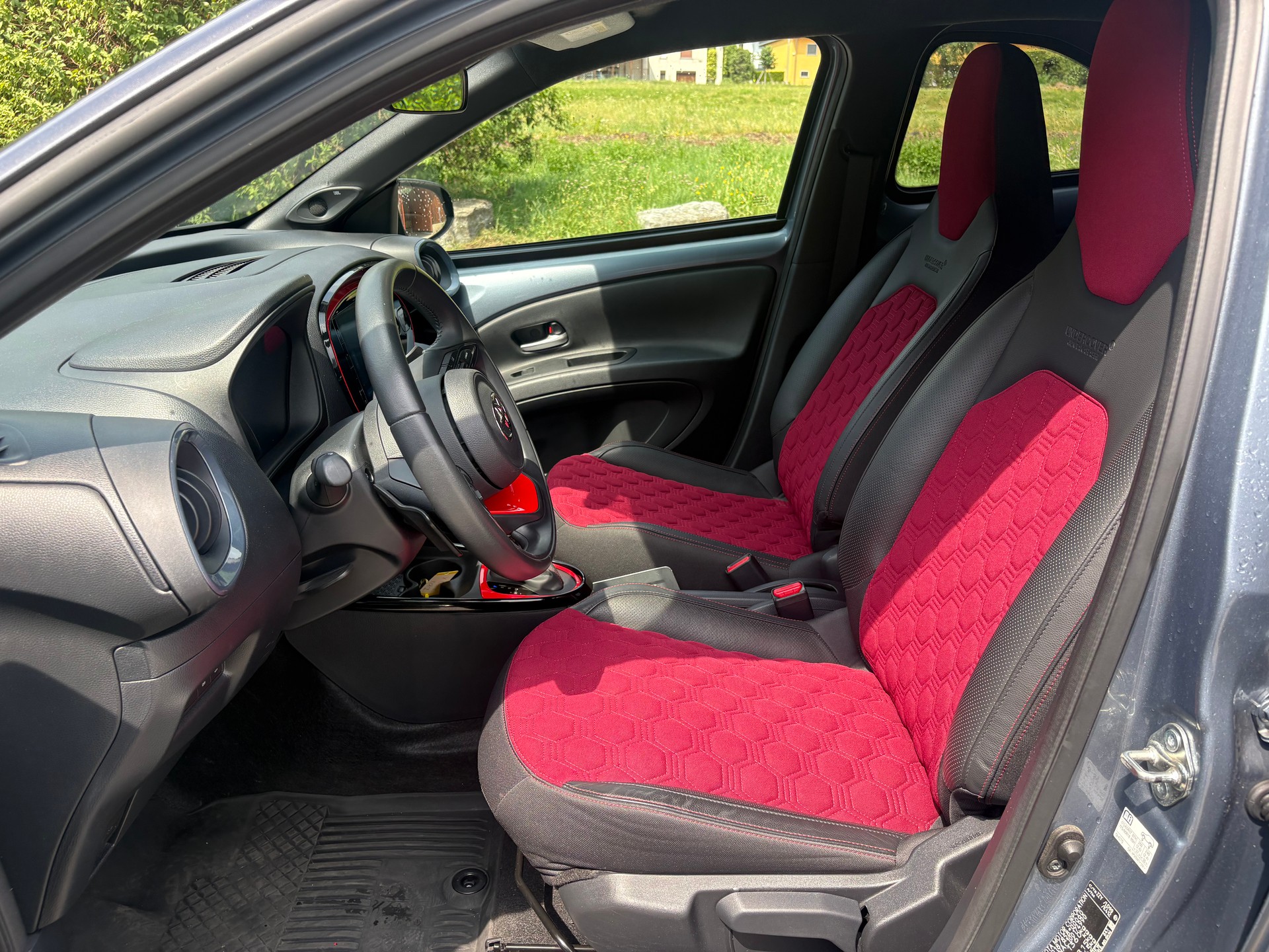 TOYOTA Aygo X 1.0 VVT-i Undercover CVT-image-10