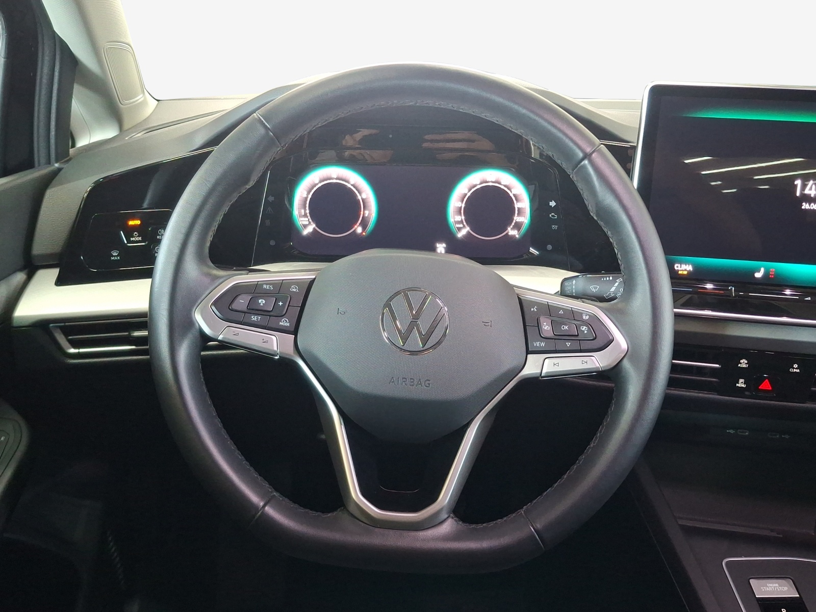 VW Golf 1.5 e TSI mHEV Life DSG-image-9
