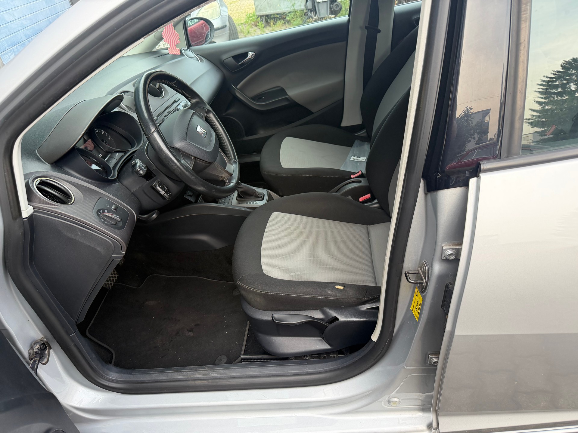 SEAT Ibiza 1.2 TSI FR DSG-image-5