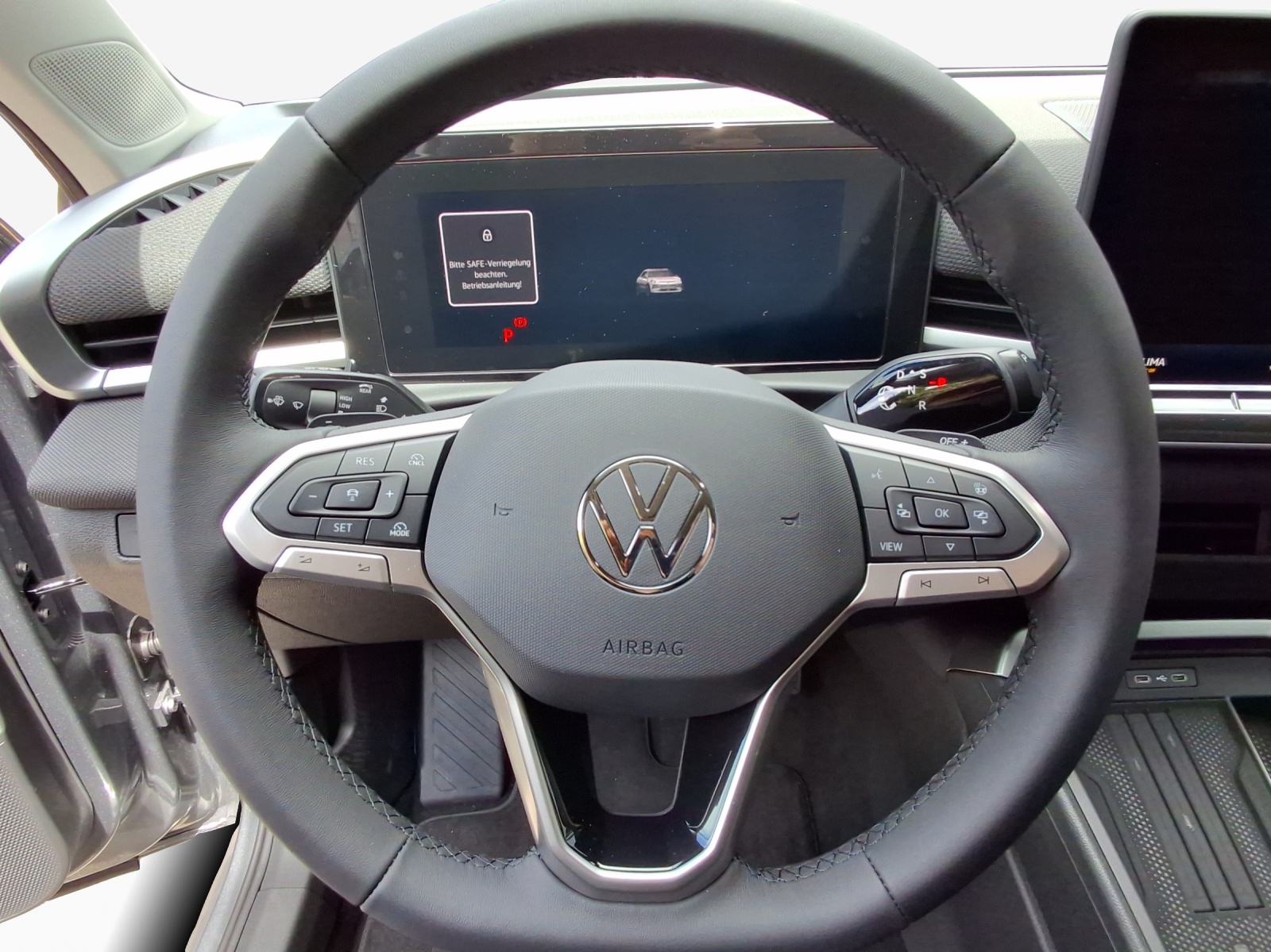 VW T-Roc 1.5 eTSI mHEV Life DSG-image-9