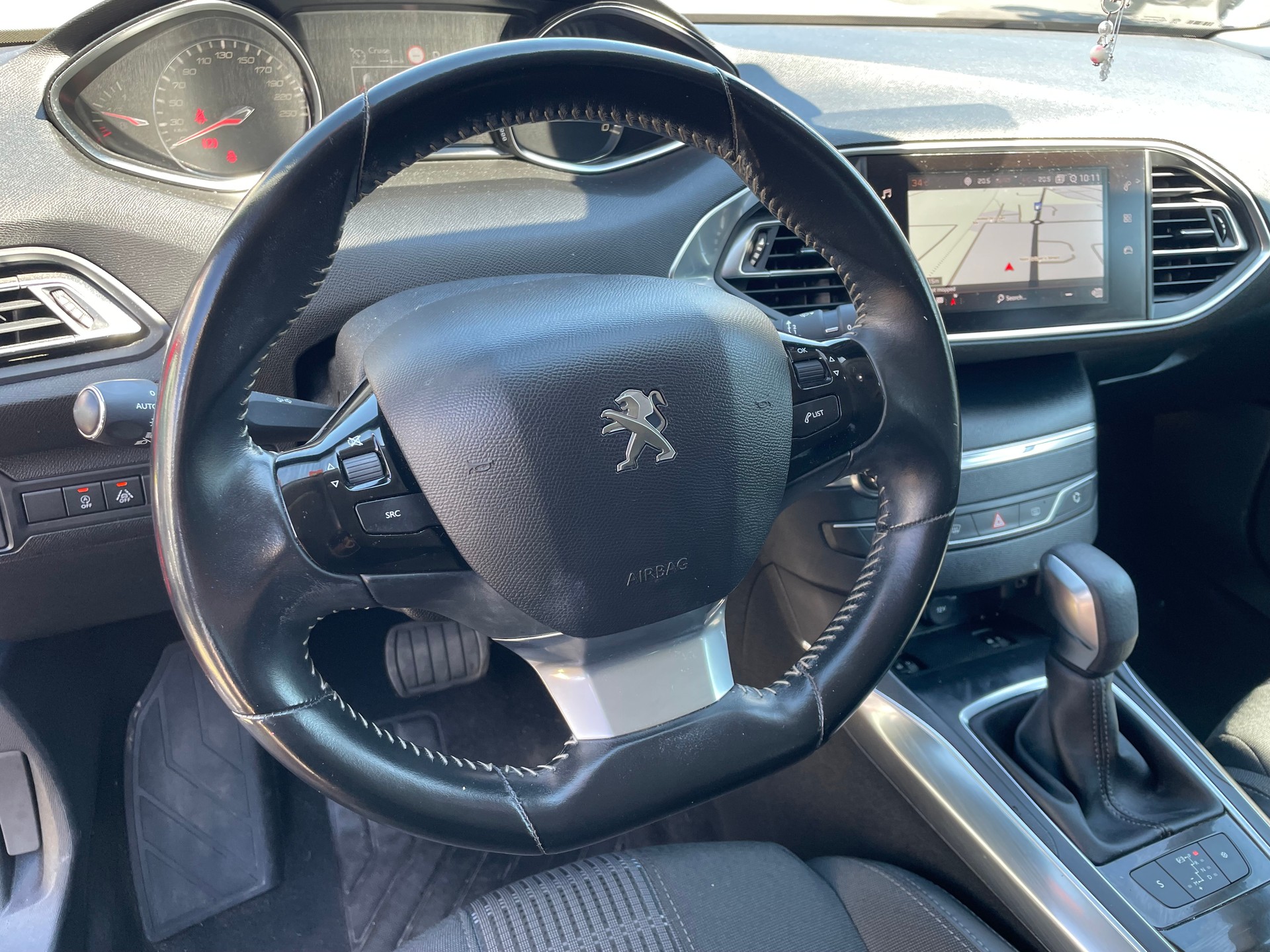 PEUGEOT 308 1.2 Pure Tech Allure EAT6-image-8