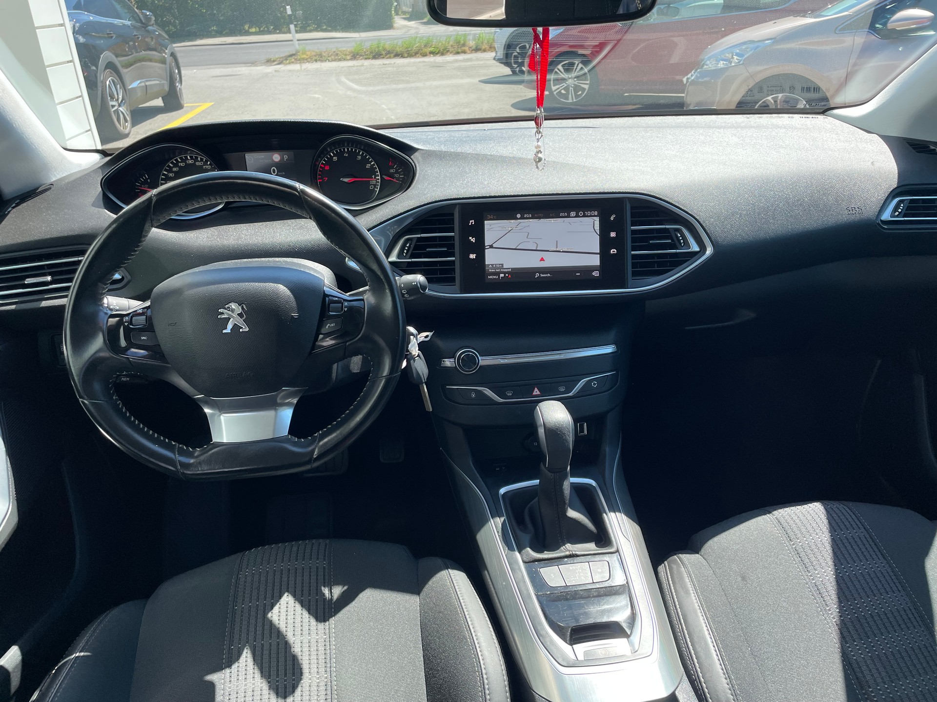 PEUGEOT 308 1.2 Pure Tech Allure EAT6-image-6