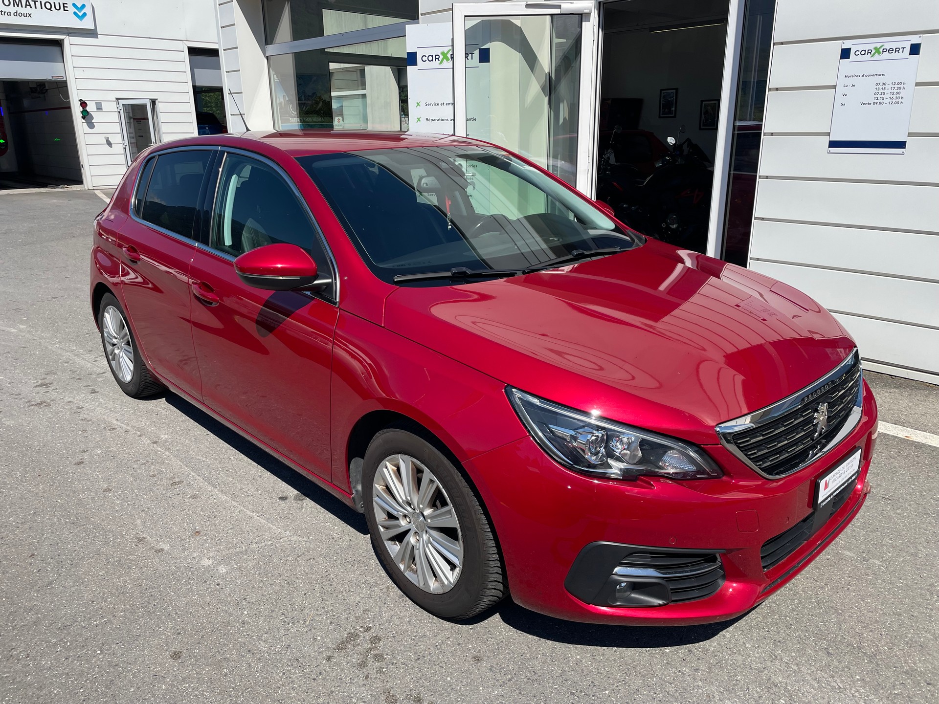PEUGEOT 308 1.2 Pure Tech Allure EAT6-image-0