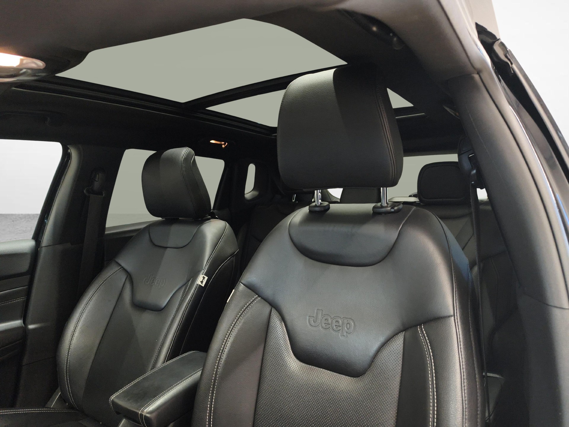 JEEP Compass 1.3 80th Anniversary 4xe - Gancio traino amovibile e ruote invernali inclusi-image-10