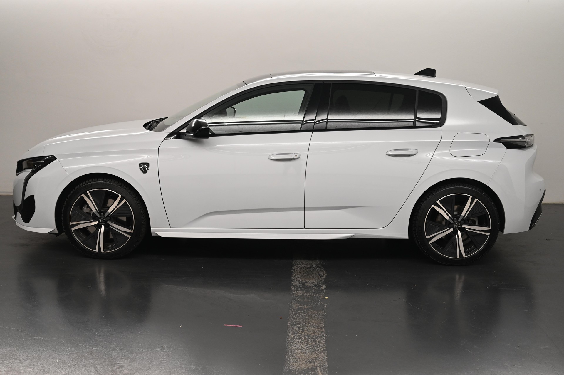 PEUGEOT 308 1.6 PHEV 225 GT-image-3