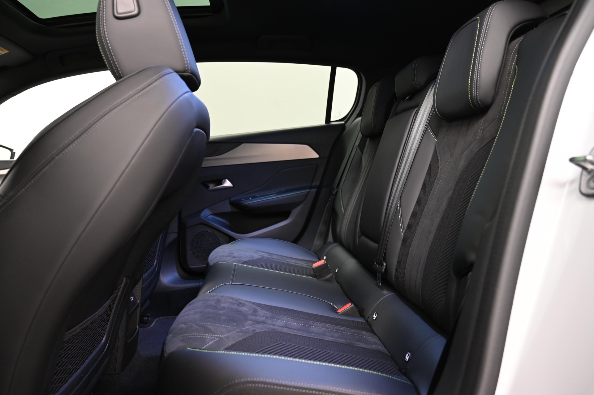 PEUGEOT 308 1.6 PHEV 225 GT-image-6