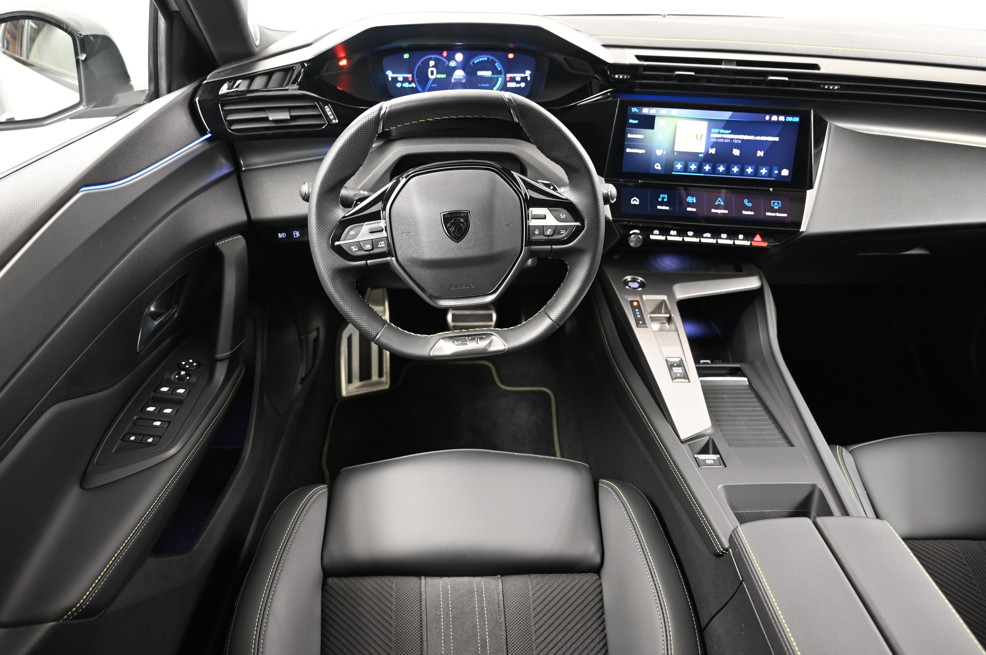 PEUGEOT 308 1.6 PHEV 225 GT-image-7