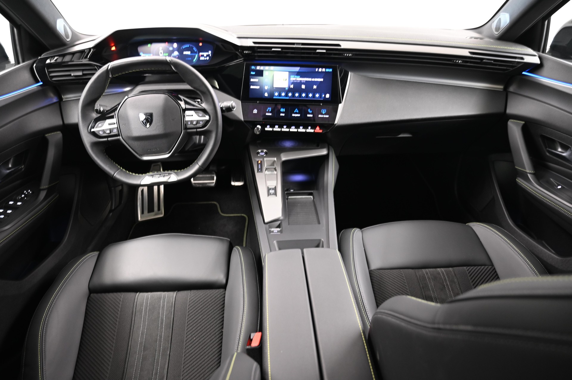 PEUGEOT 308 1.6 PHEV 225 GT-image-8